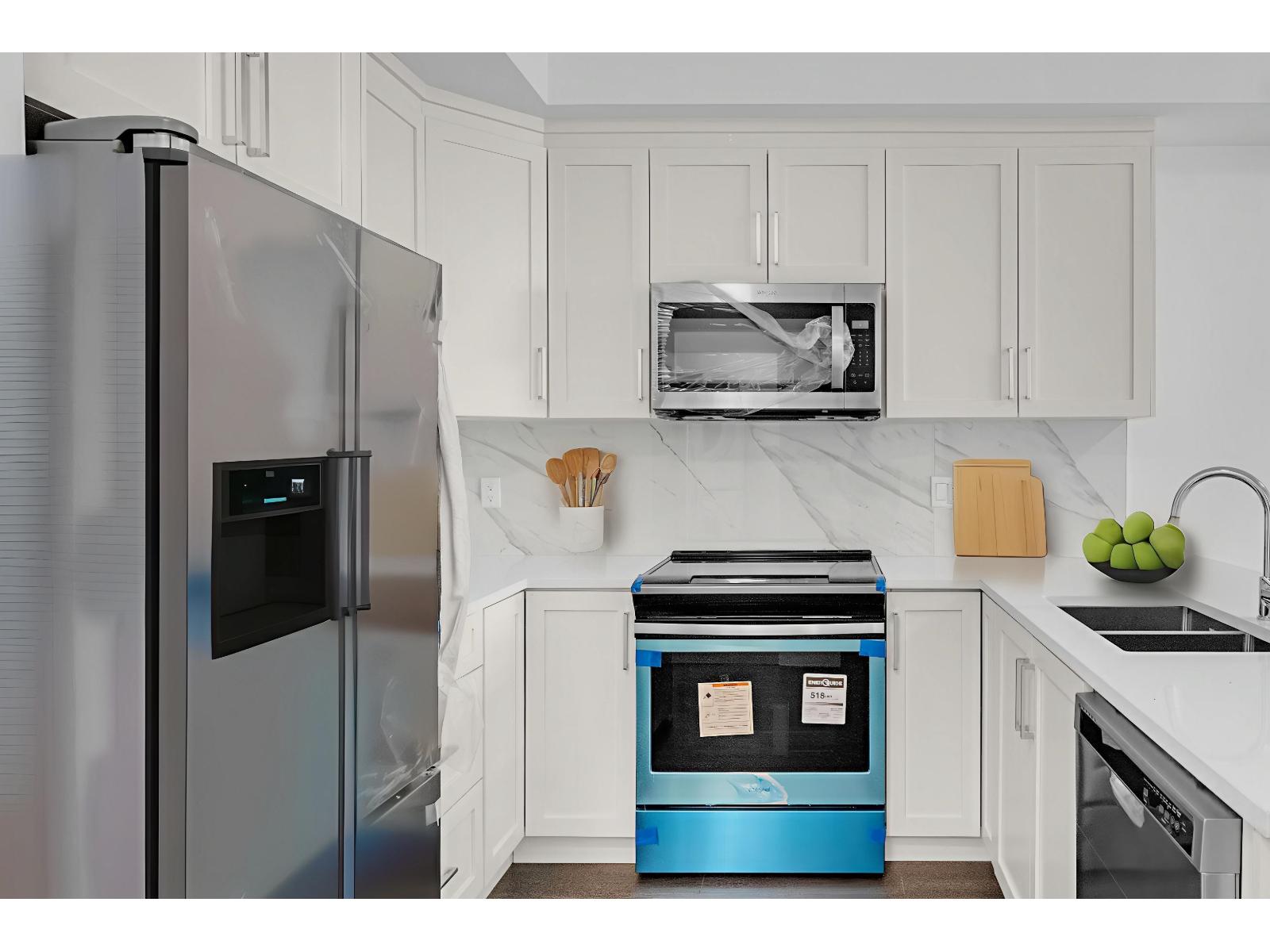 419 9983 E Barnston Drive, Surrey, British Columbia V4N 6T3 - Photo 3 - R3068395