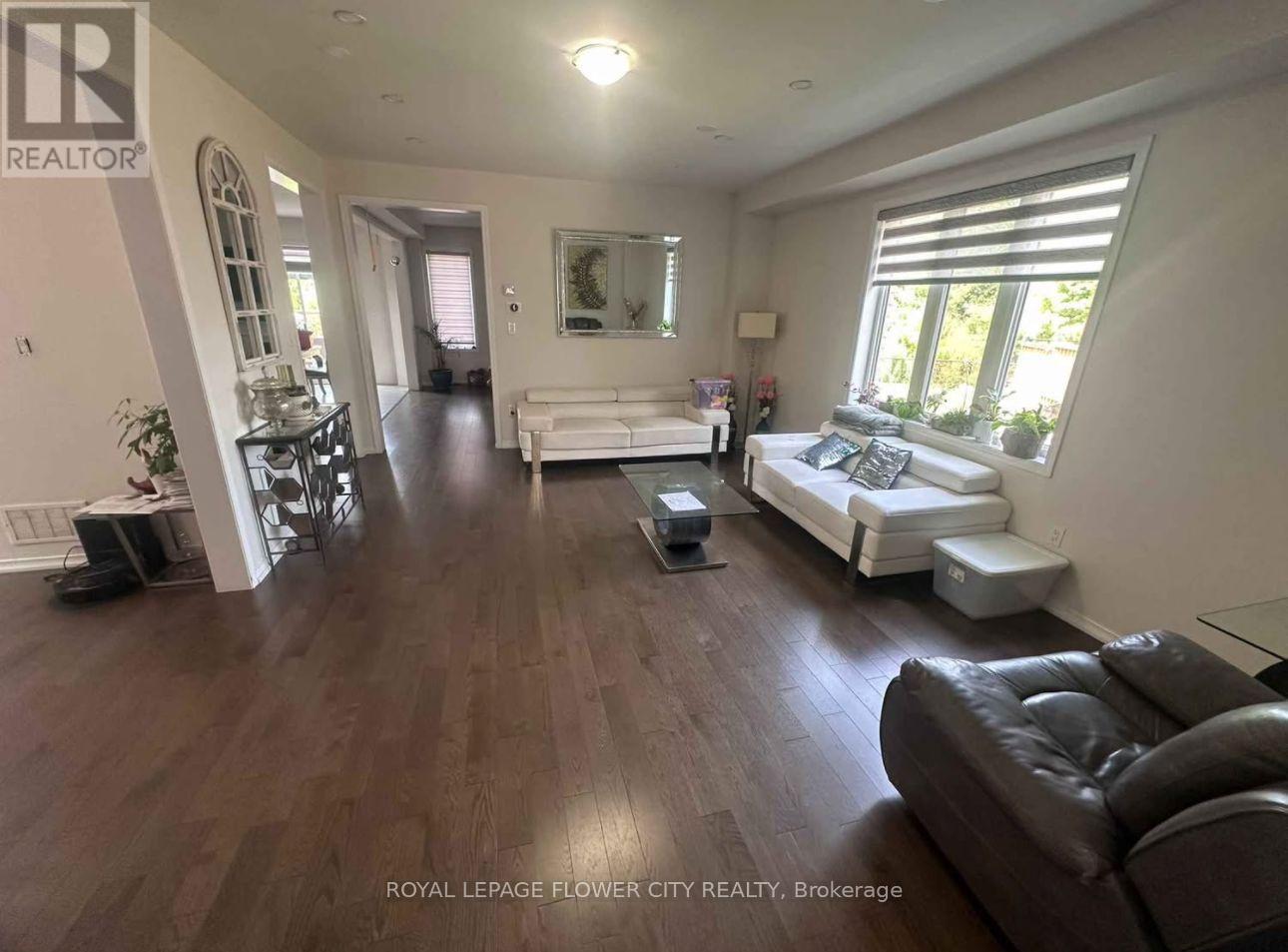 14 Iguana Trail, Brampton, Ontario  L7A 4N2 - Photo 2 - W12556292