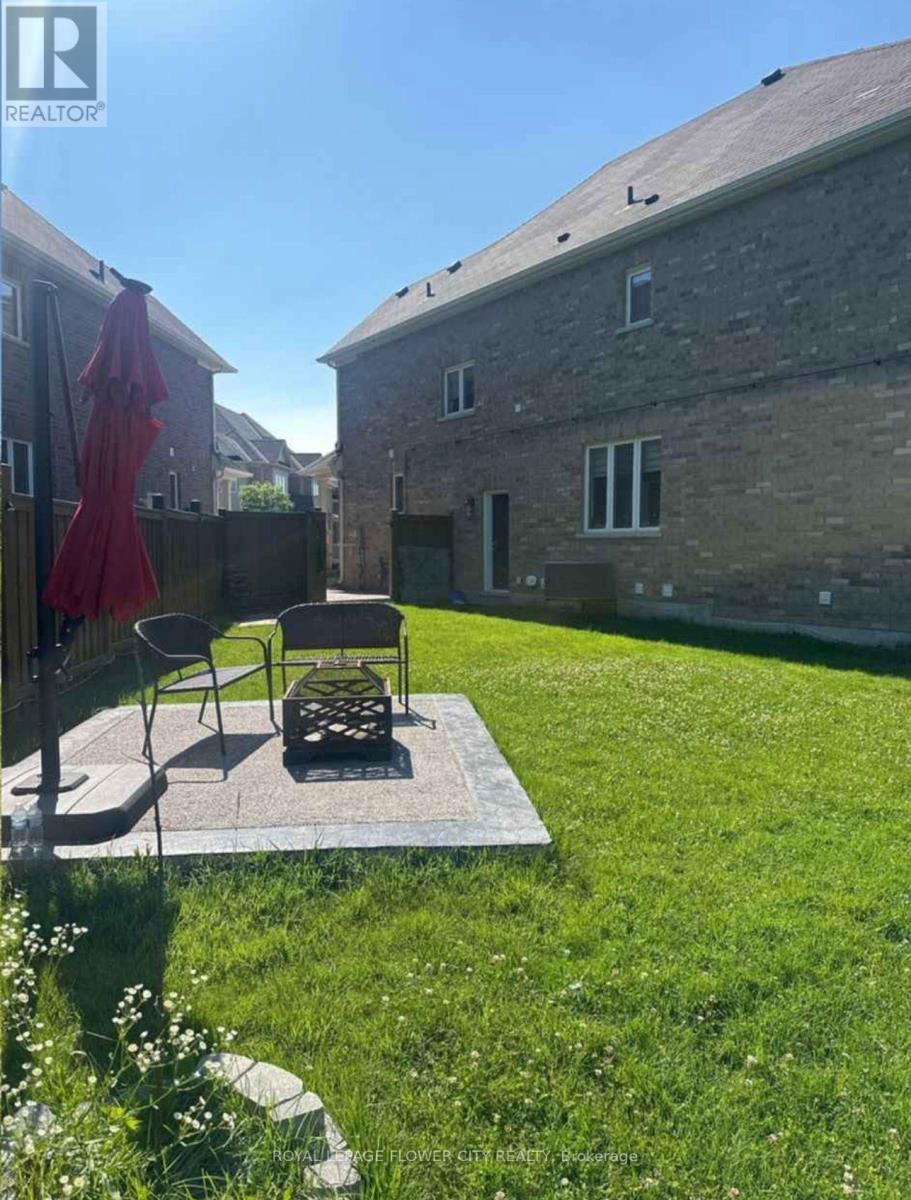 14 Iguana Trail, Brampton, Ontario  L7A 4N2 - Photo 13 - W12556292