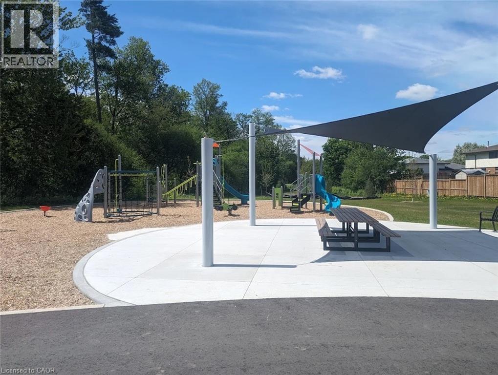 55 Gracefield Crescent, Kitchener, Ontario  N2E 1R8 - Photo 3 - 40789116