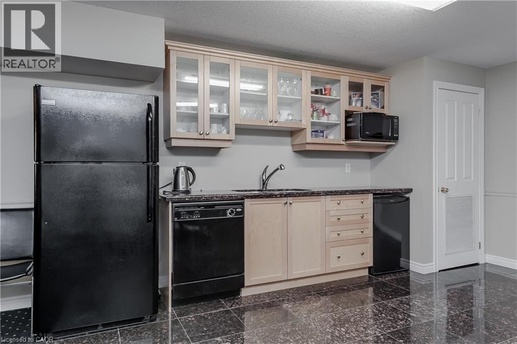 1998 Ironstone Drive Unit# 410, Burlington, Ontario  L7L 7P7 - Photo 22 - 40788914