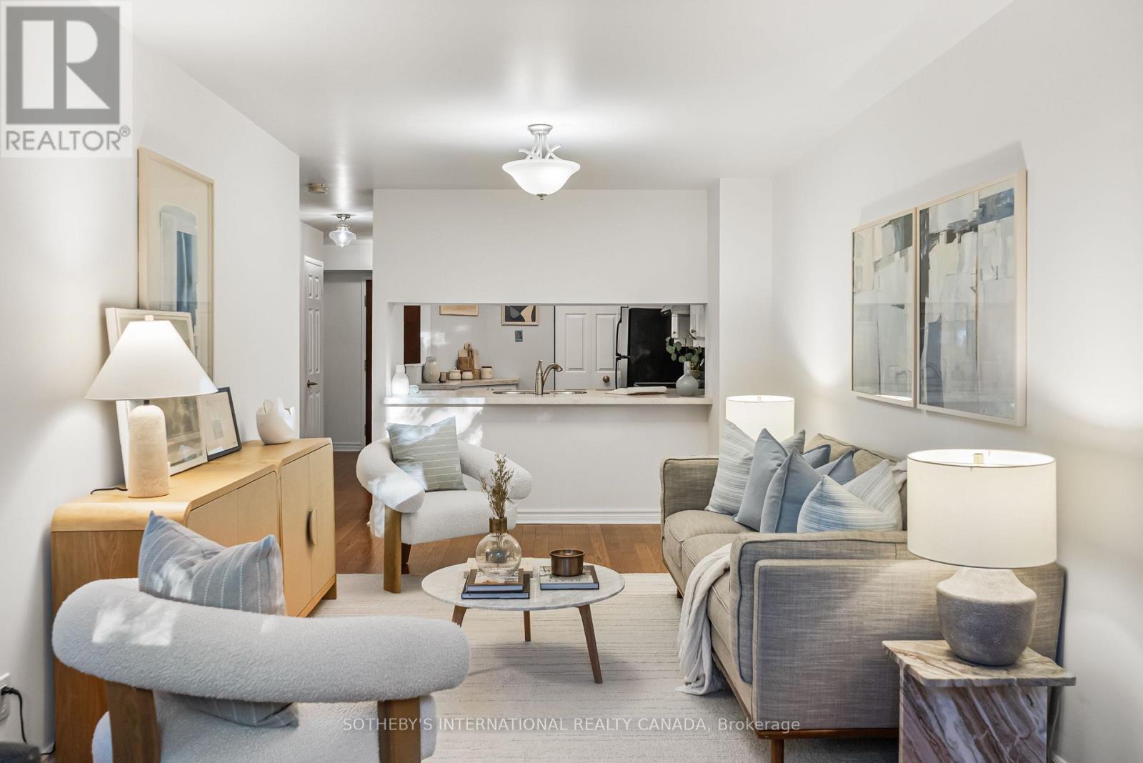 209 - 356 Mcrae Drive, Toronto, Ontario  M4G 4G4 - Photo 2 - C12556814