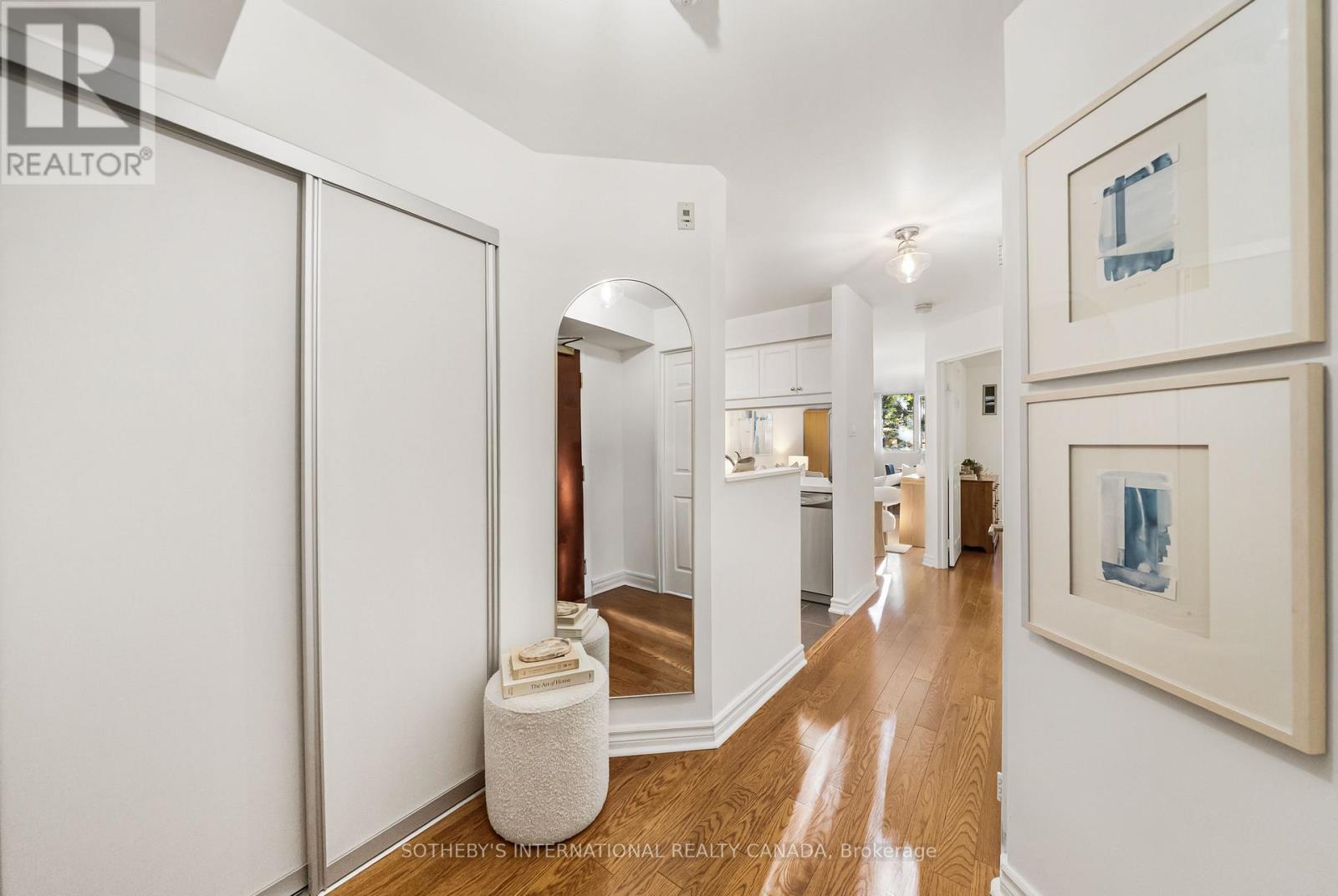 209 - 356 Mcrae Drive, Toronto, Ontario  M4G 4G4 - Photo 5 - C12556814