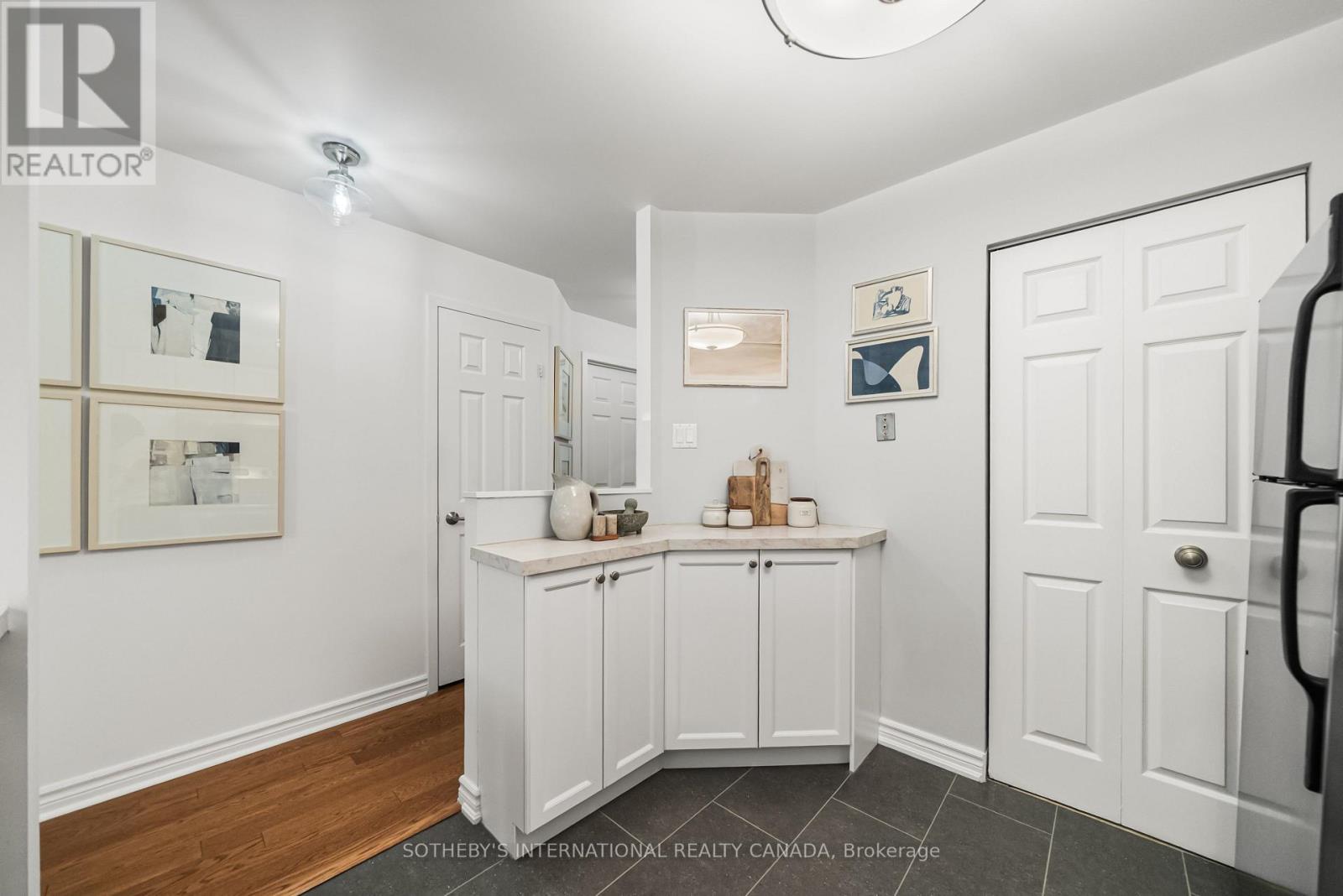 209 - 356 Mcrae Drive, Toronto, Ontario  M4G 4G4 - Photo 8 - C12556814