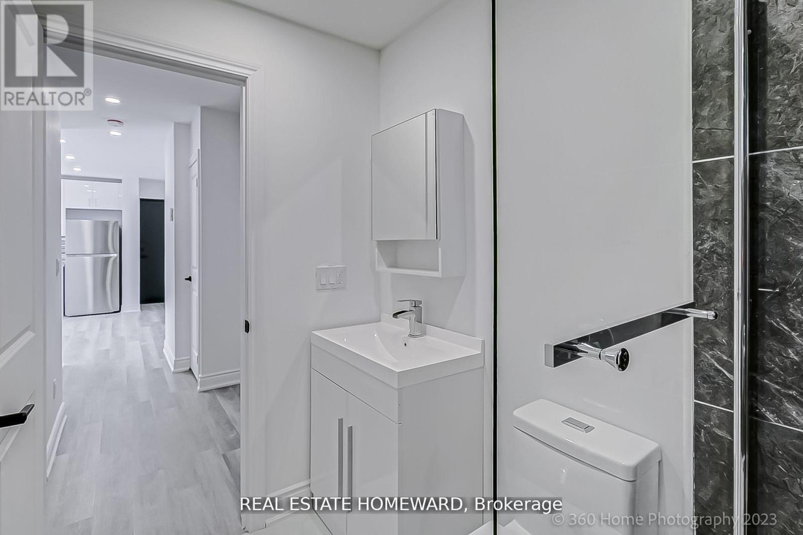 1 - 419 Woodbine Avenue, Toronto, Ontario  M4L 3P7 - Photo 10 - E12556808