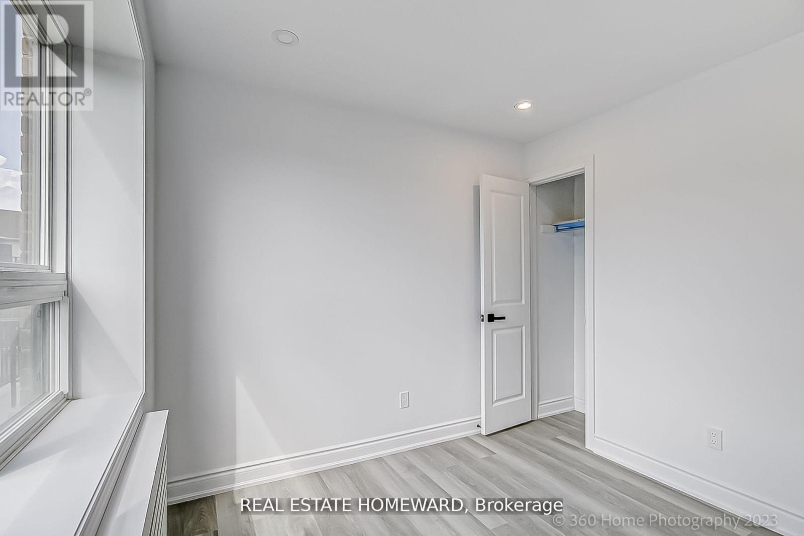 1 - 419 Woodbine Avenue, Toronto, Ontario  M4L 3P7 - Photo 11 - E12556808