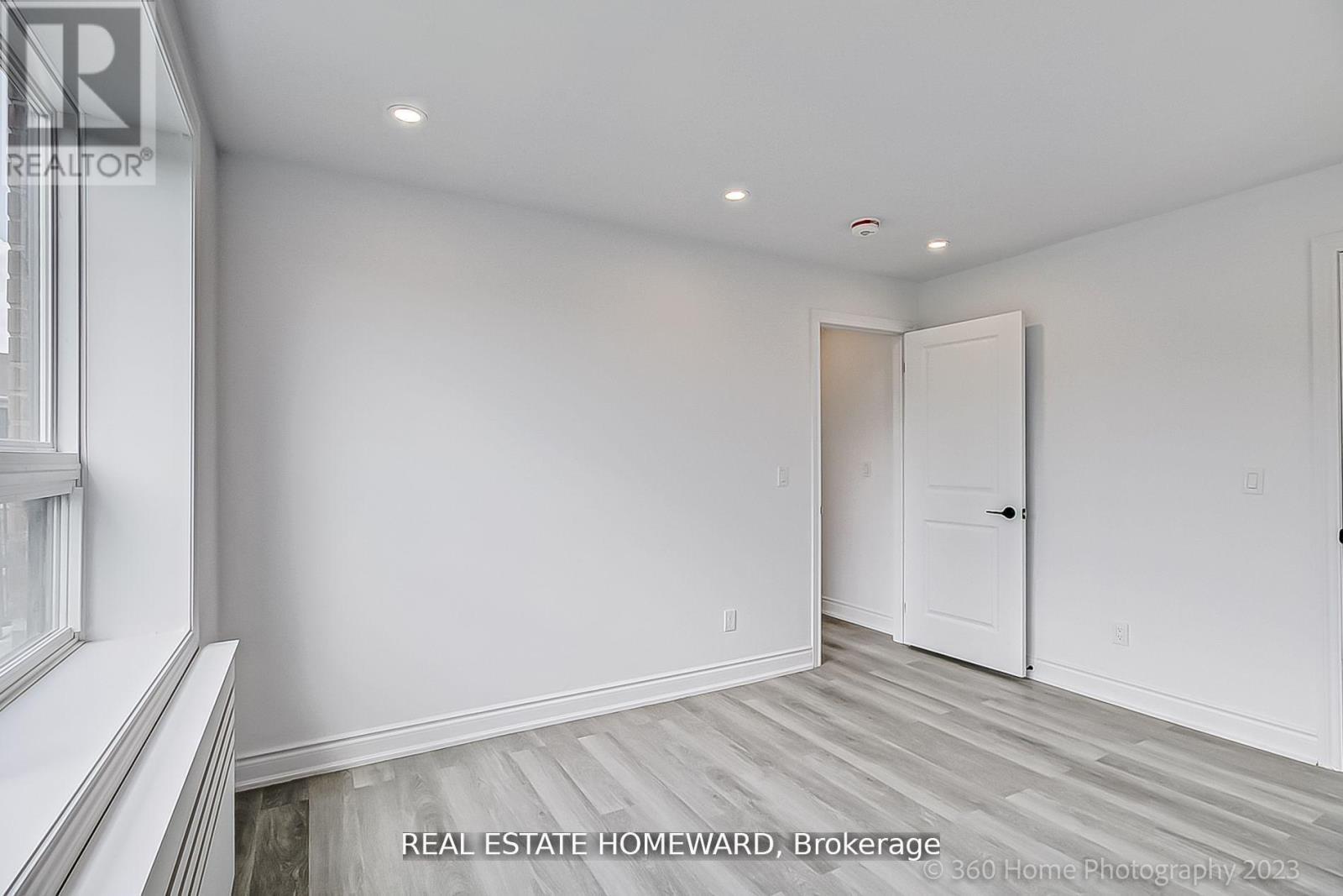 1 - 419 Woodbine Avenue, Toronto, Ontario  M4L 3P7 - Photo 13 - E12556808