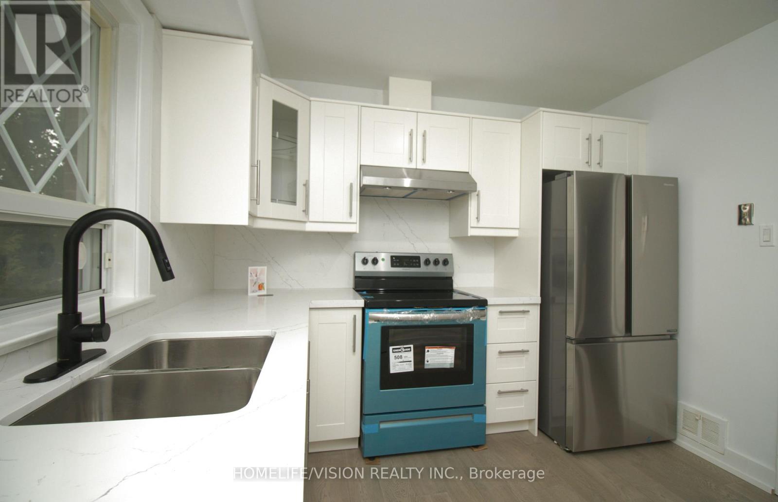 Main - 61 Lewiston Road, Toronto, Ontario  M1P 1X8 - Photo 3 - E12556834