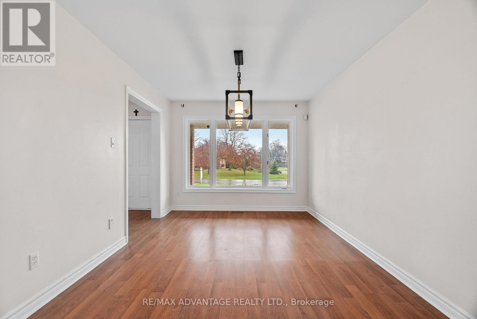 21 Village Gate Crescent, Thames Centre, Ontario  N0L 1G3 - Photo 10 - X12556940