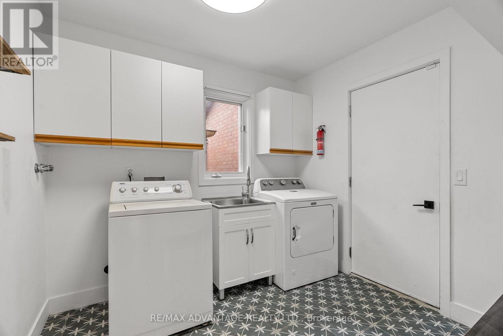 21 Village Gate Crescent, Thames Centre, Ontario  N0L 1G3 - Photo 19 - X12556940