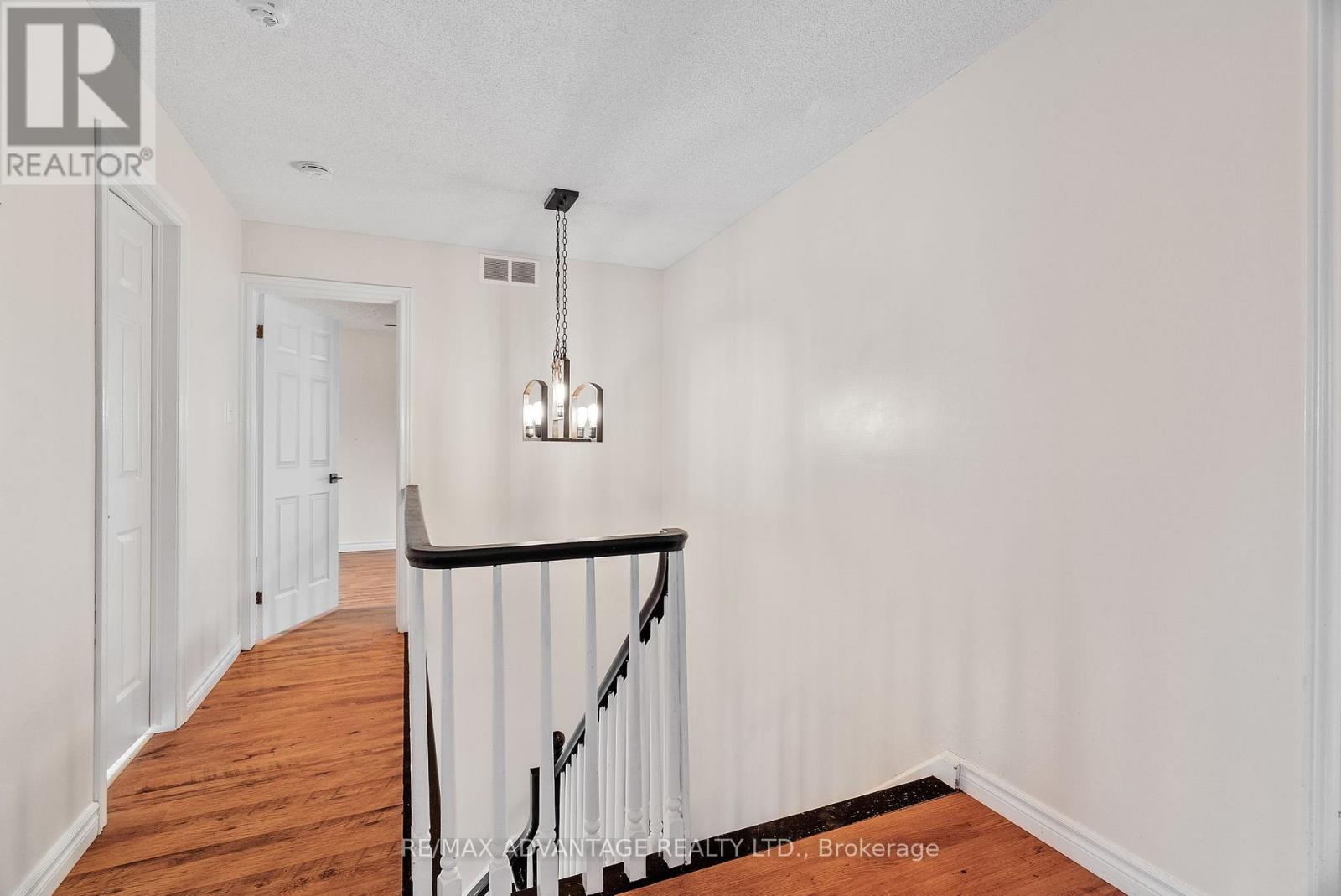 21 Village Gate Crescent, Thames Centre, Ontario  N0L 1G3 - Photo 22 - X12556940