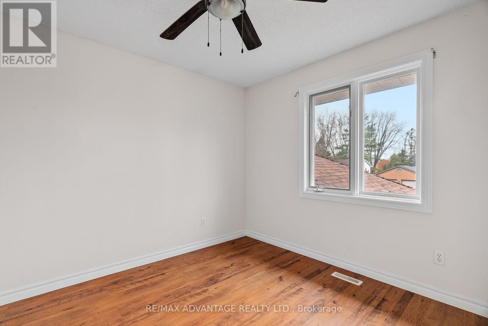 21 Village Gate Crescent, Thames Centre, Ontario  N0L 1G3 - Photo 32 - X12556940