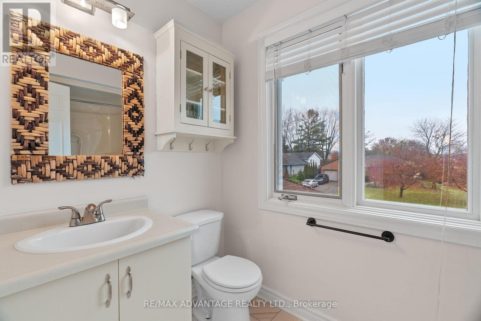 21 Village Gate Crescent, Thames Centre, Ontario  N0L 1G3 - Photo 33 - X12556940