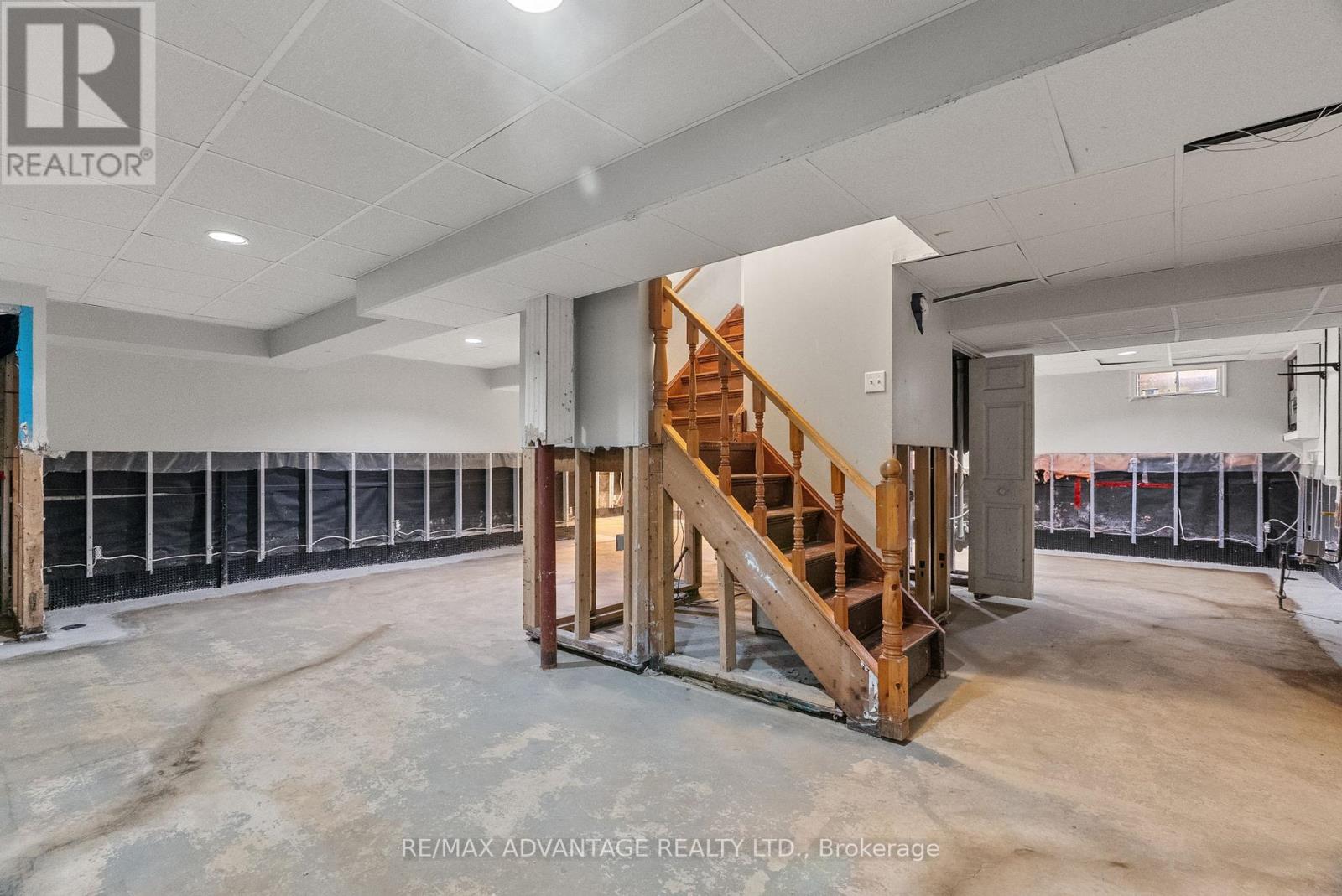 21 Village Gate Crescent, Thames Centre, Ontario  N0L 1G3 - Photo 36 - X12556940