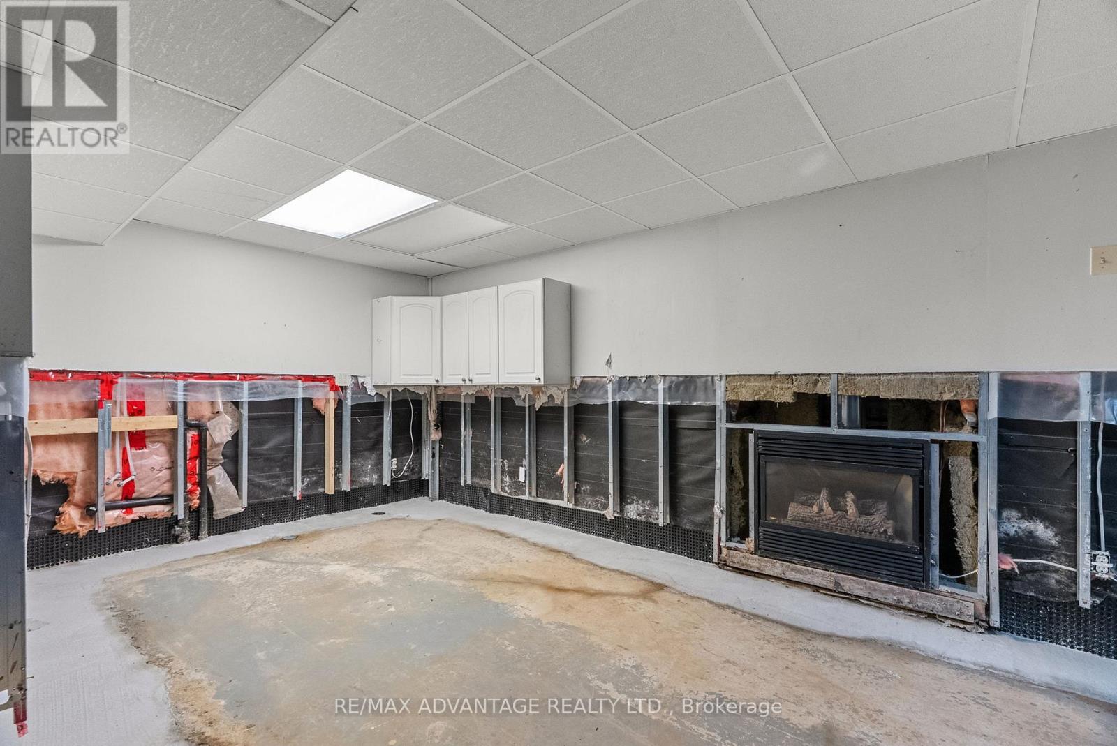 21 Village Gate Crescent, Thames Centre, Ontario  N0L 1G3 - Photo 37 - X12556940