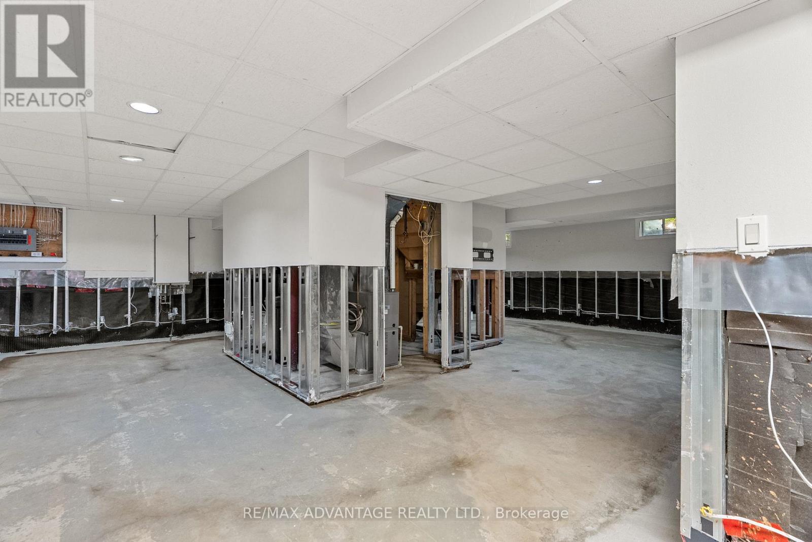 21 Village Gate Crescent, Thames Centre, Ontario  N0L 1G3 - Photo 38 - X12556940