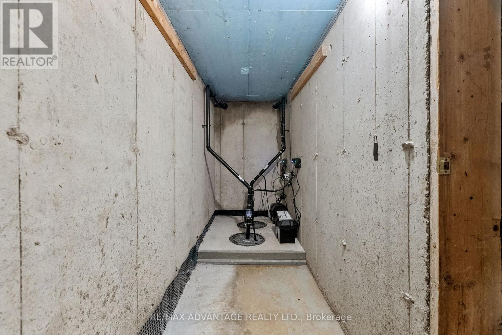 21 Village Gate Crescent, Thames Centre, Ontario  N0L 1G3 - Photo 39 - X12556940