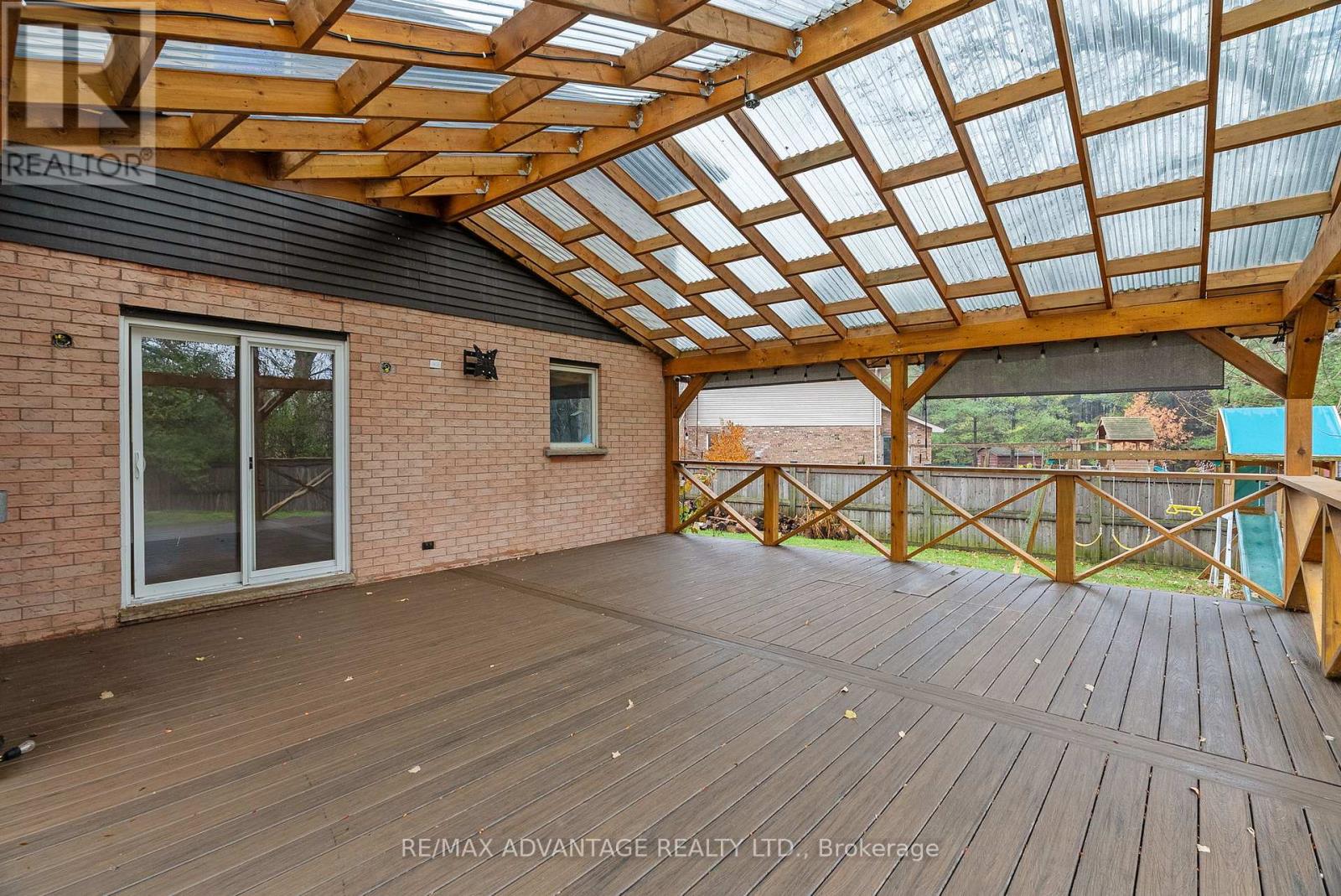 21 Village Gate Crescent, Thames Centre, Ontario  N0L 1G3 - Photo 40 - X12556940