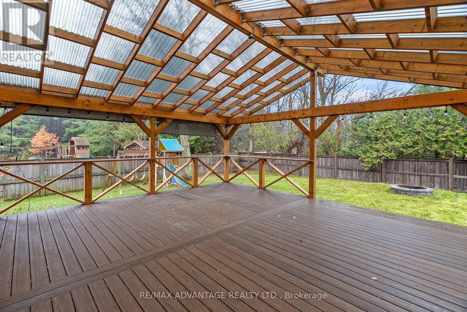 21 Village Gate Crescent, Thames Centre, Ontario  N0L 1G3 - Photo 41 - X12556940