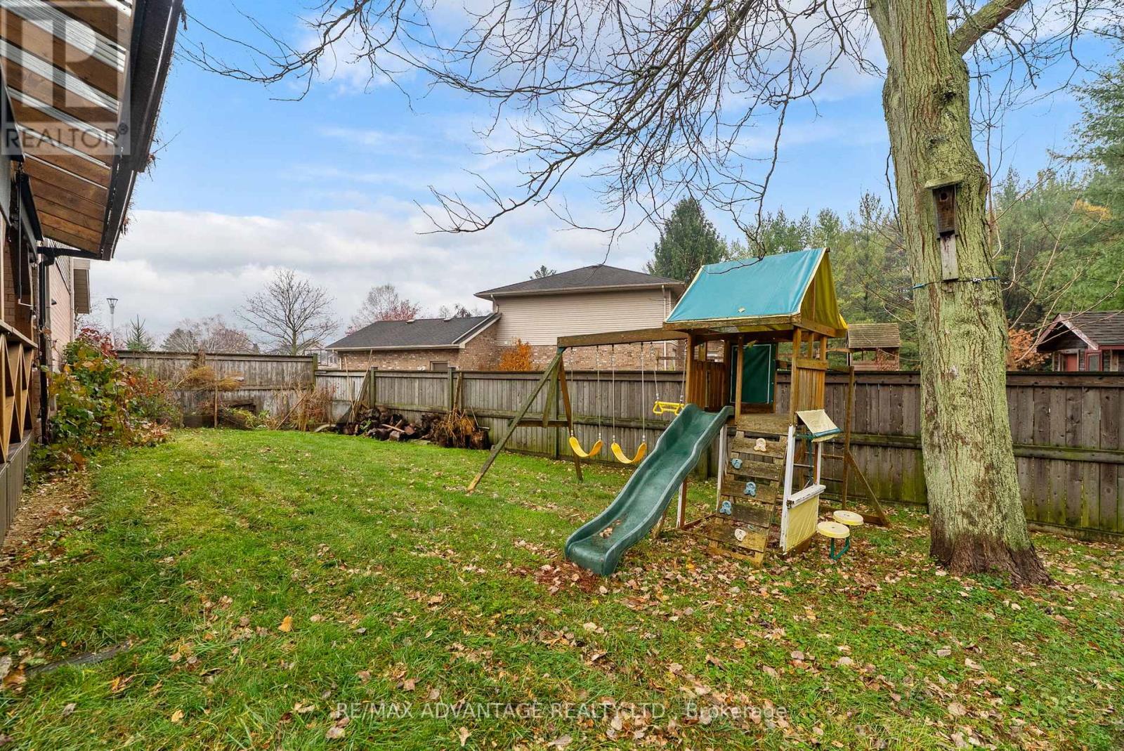 21 Village Gate Crescent, Thames Centre, Ontario  N0L 1G3 - Photo 45 - X12556940