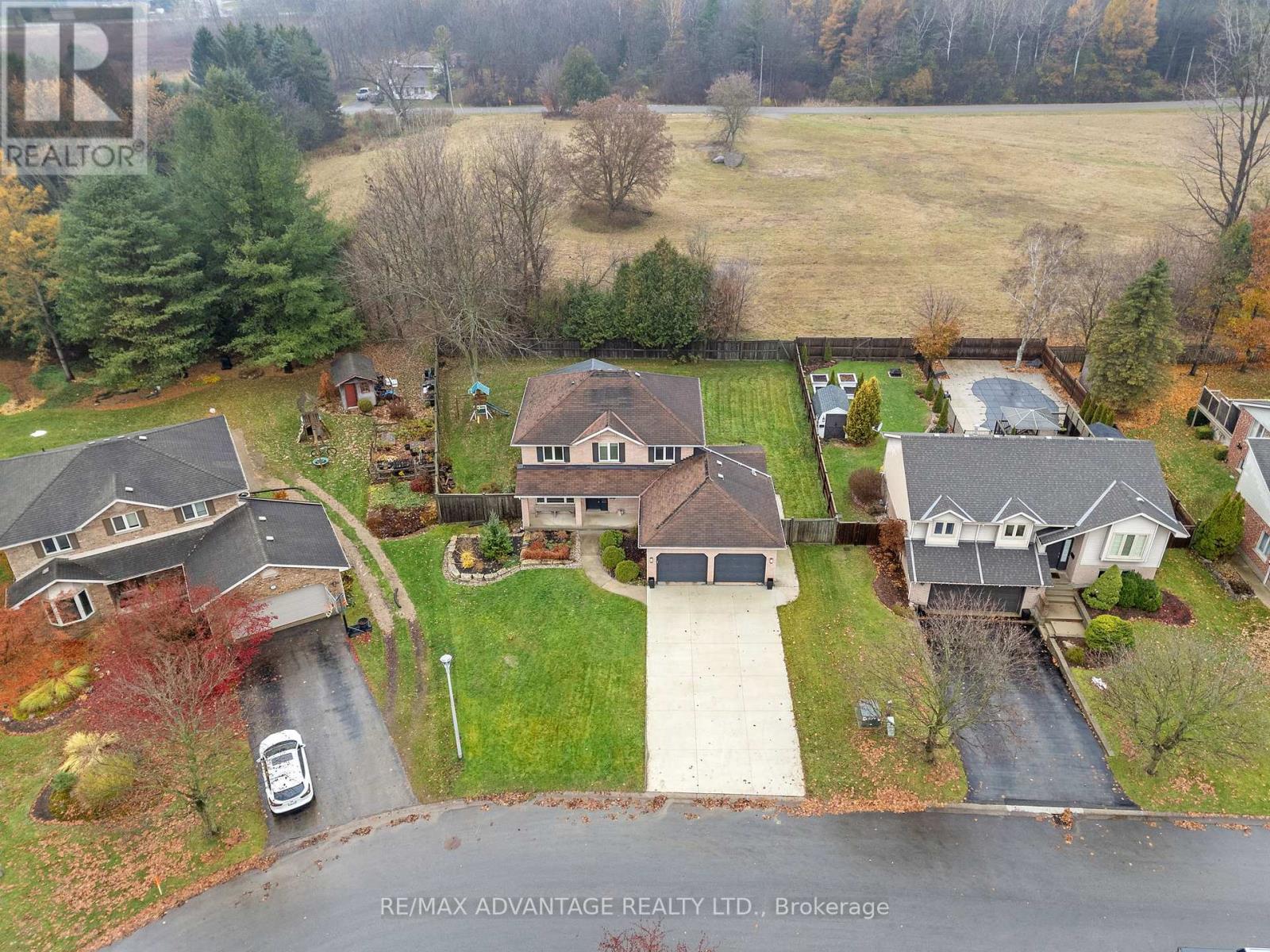 21 Village Gate Crescent, Thames Centre, Ontario  N0L 1G3 - Photo 48 - X12556940