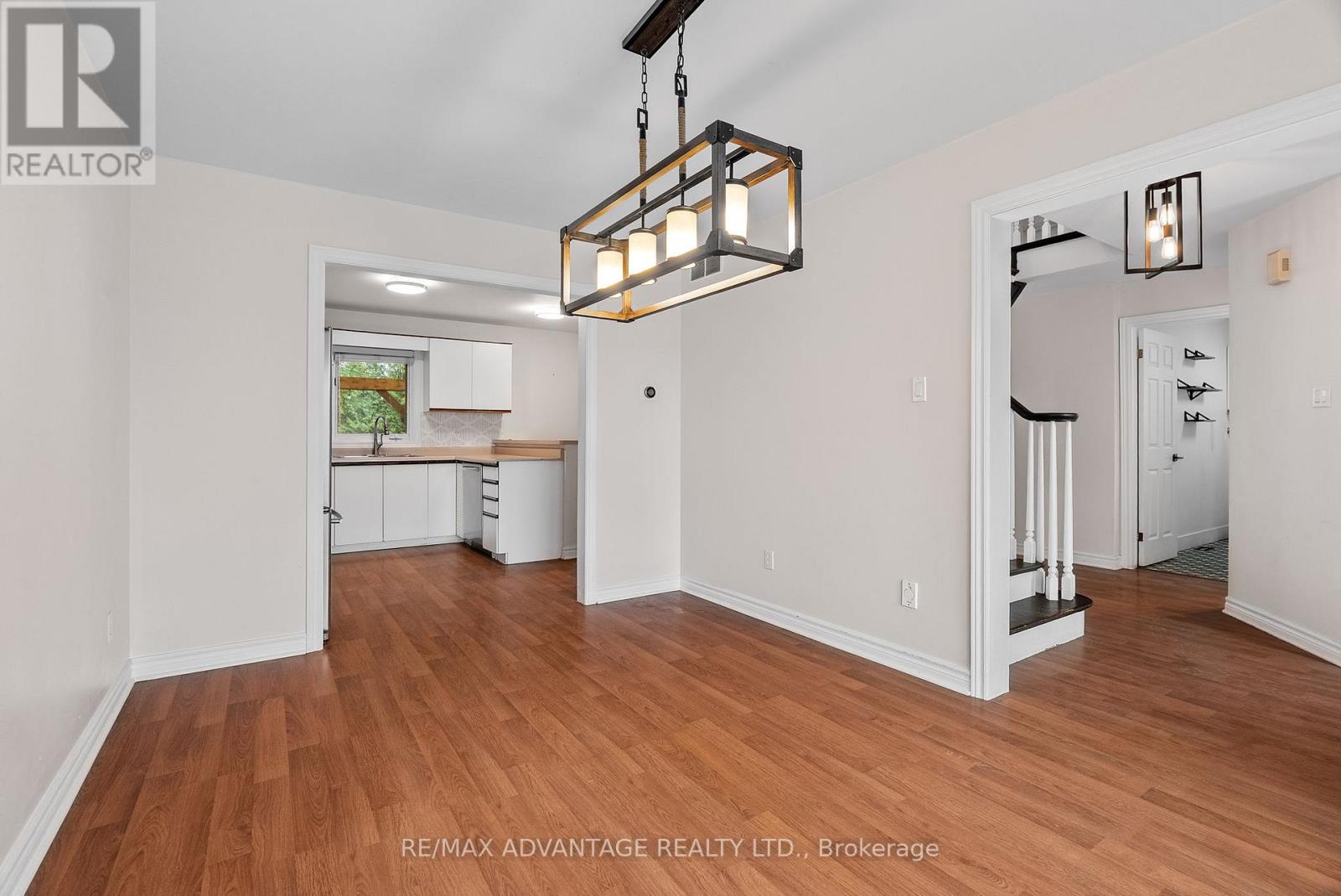 21 Village Gate Crescent, Thames Centre, Ontario  N0L 1G3 - Photo 9 - X12556940