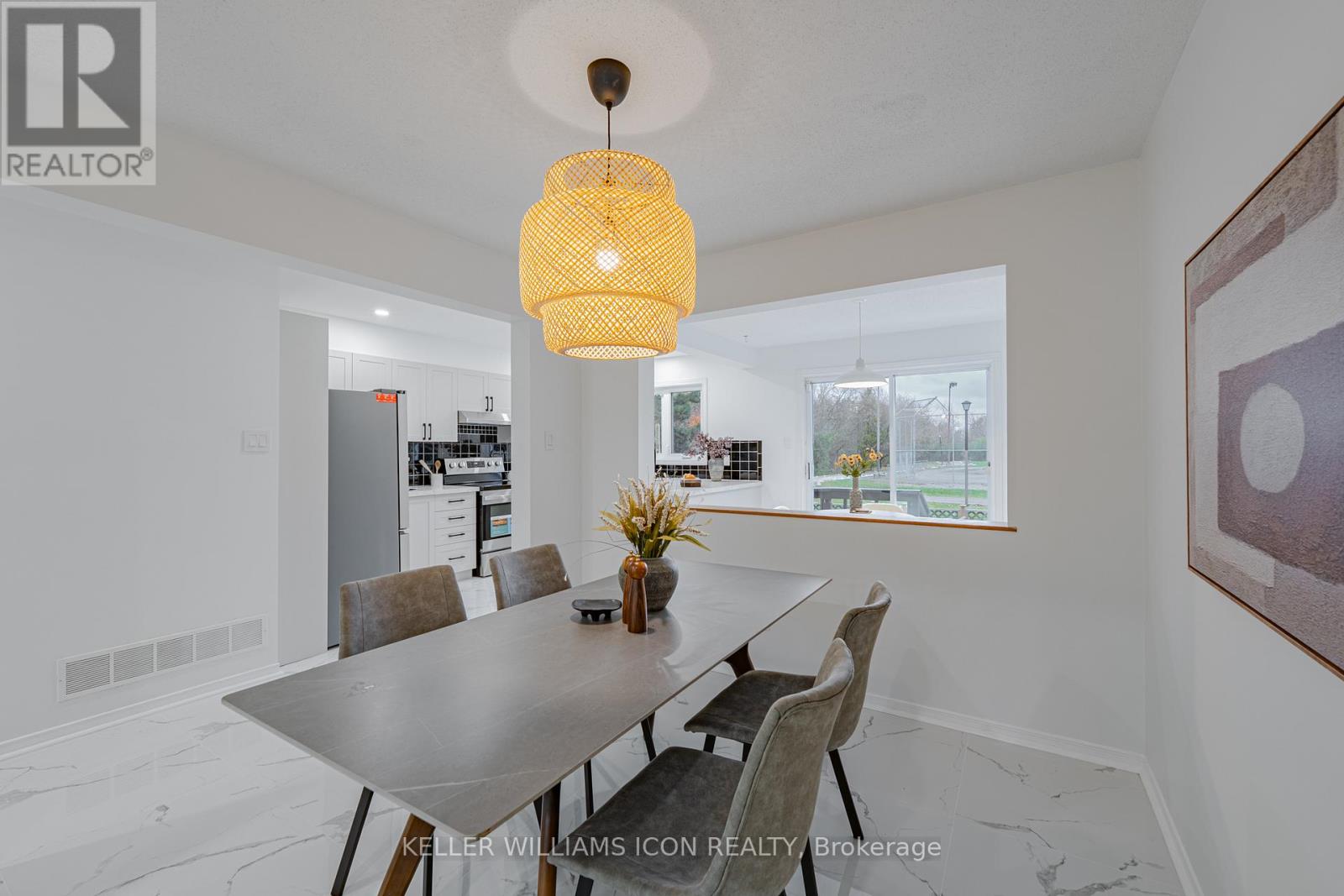 32 Ashpark Crescent, Ottawa, Ontario  K1T 3N8 - Photo 10 - X12556916