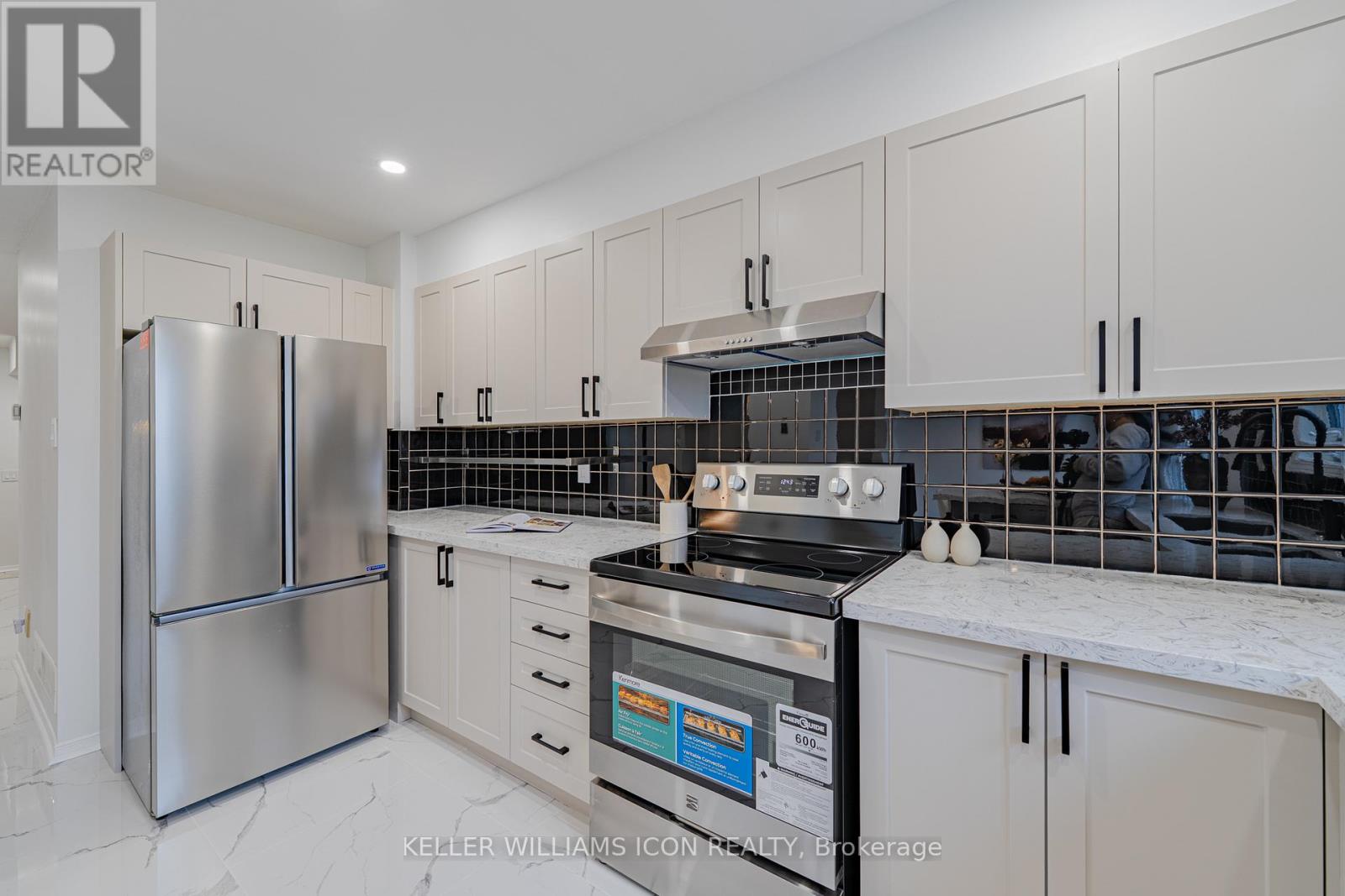 32 Ashpark Crescent, Ottawa, Ontario  K1T 3N8 - Photo 18 - X12556916