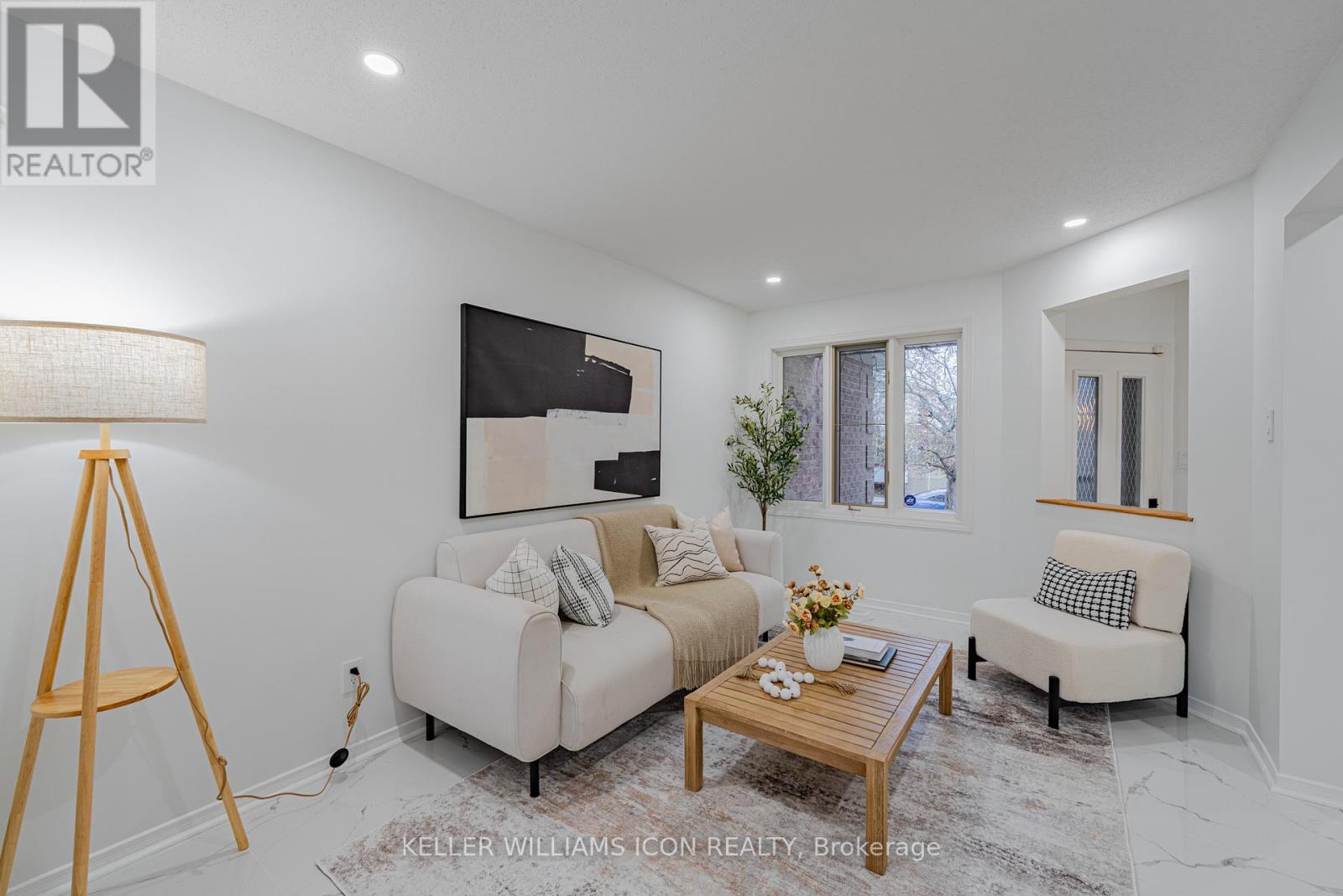 32 Ashpark Crescent, Ottawa, Ontario  K1T 3N8 - Photo 7 - X12556916