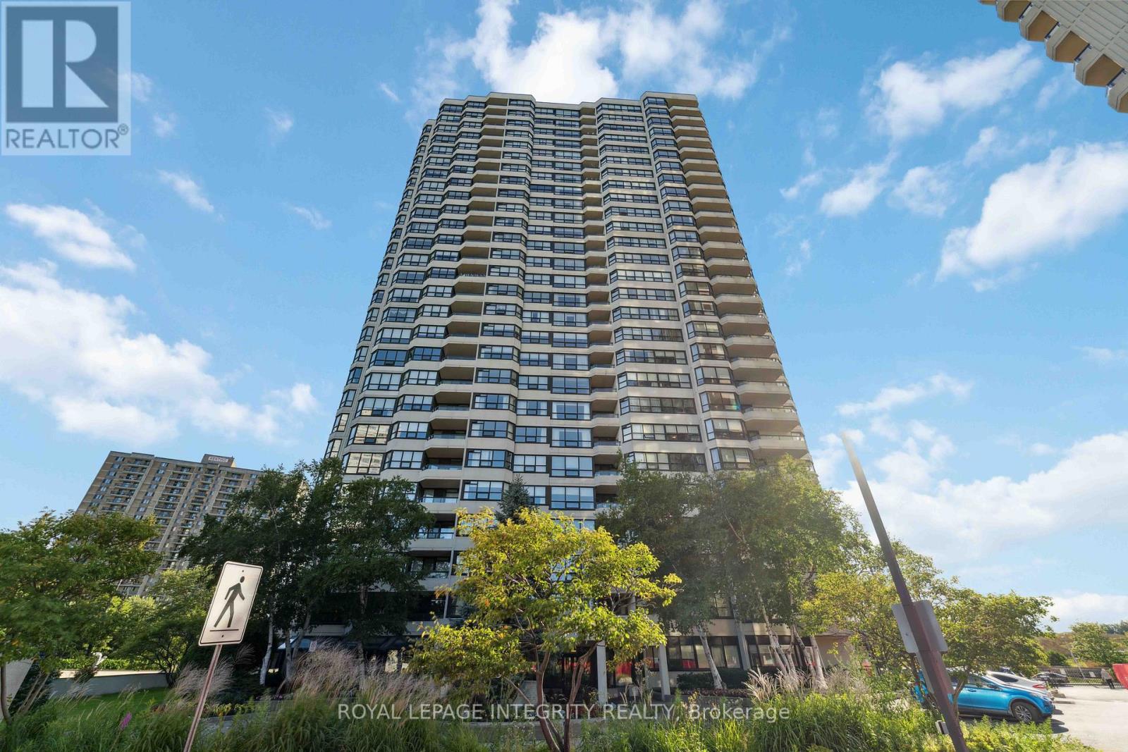 2303 - 1510 Riverside Drive, Ottawa, Ontario K1G 4X5 - Photo 1 - X12556938