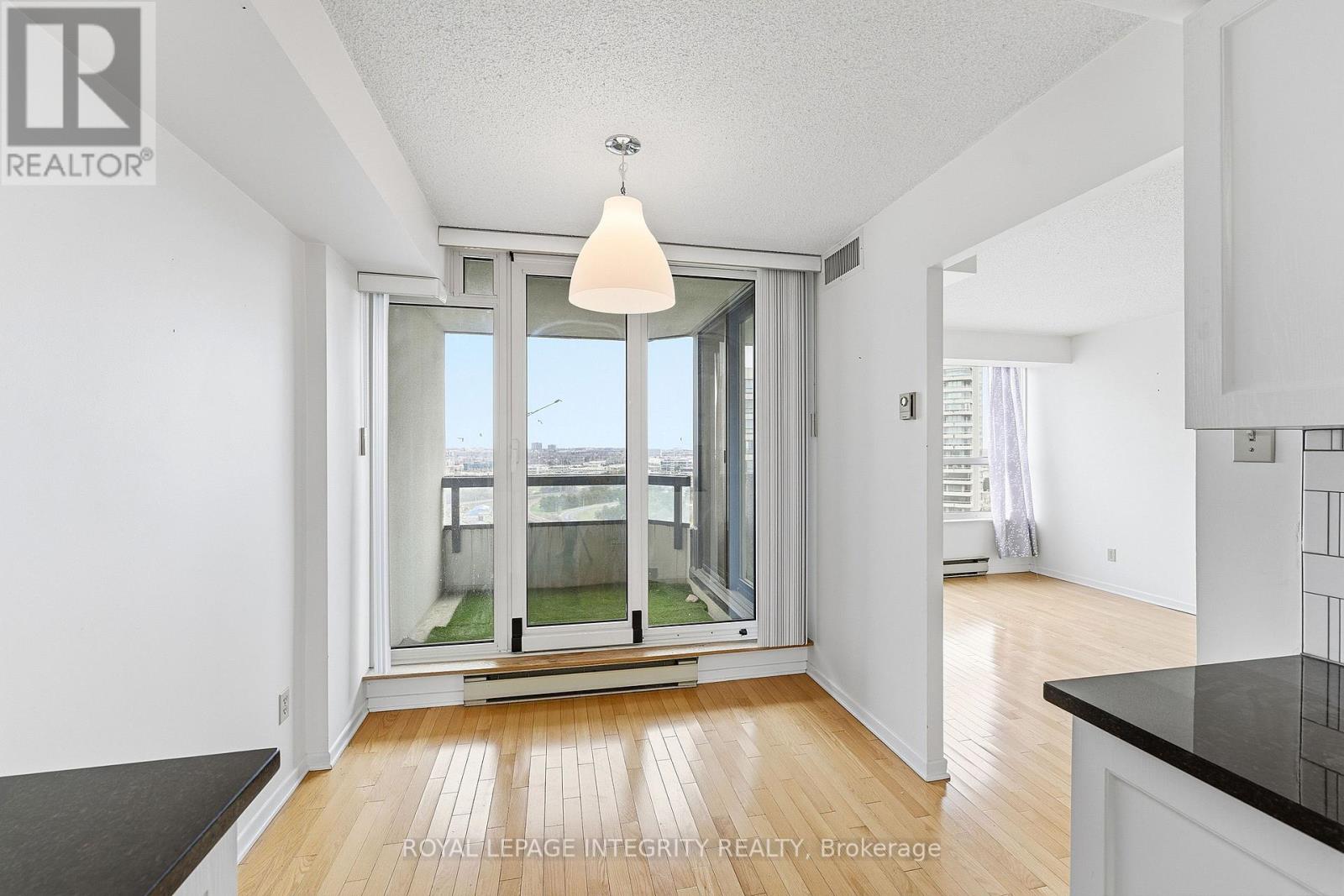 2303 - 1510 Riverside Drive, Ottawa, Ontario K1G 4X5 - Photo 10 - X12556938