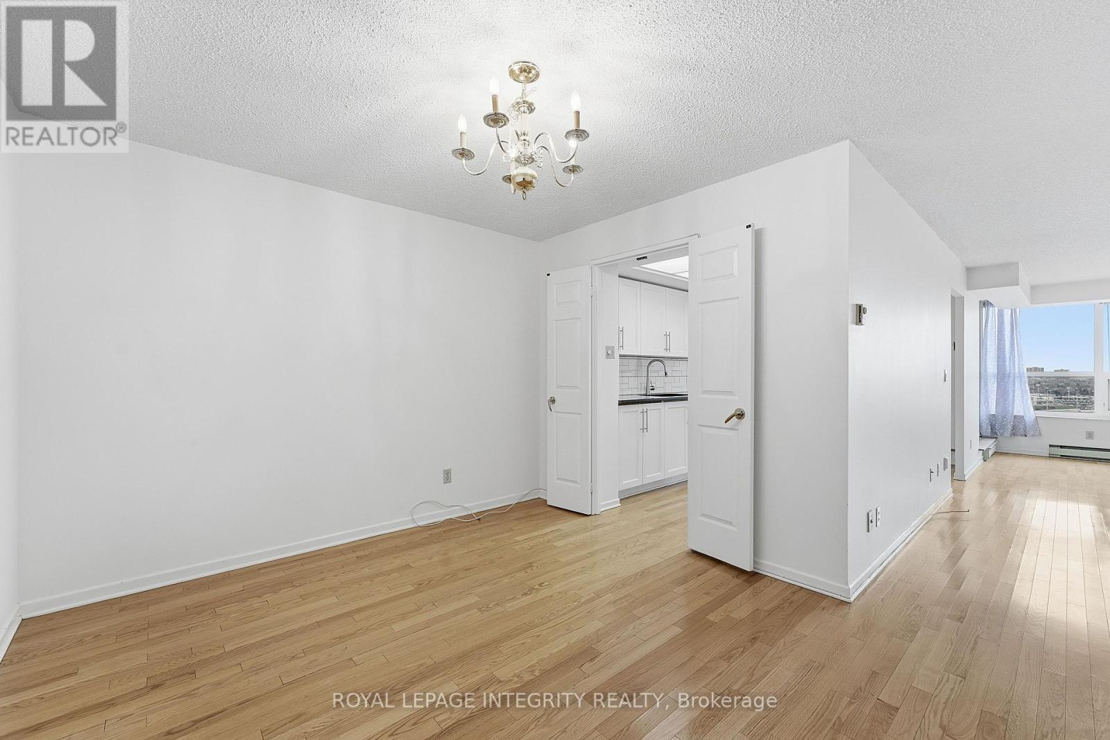 2303 - 1510 Riverside Drive, Ottawa, Ontario K1G 4X5 - Photo 11 - X12556938