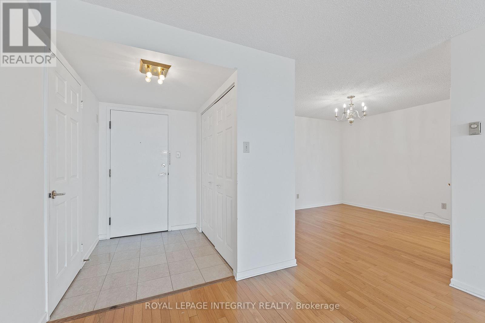 2303 - 1510 Riverside Drive, Ottawa, Ontario K1G 4X5 - Photo 14 - X12556938