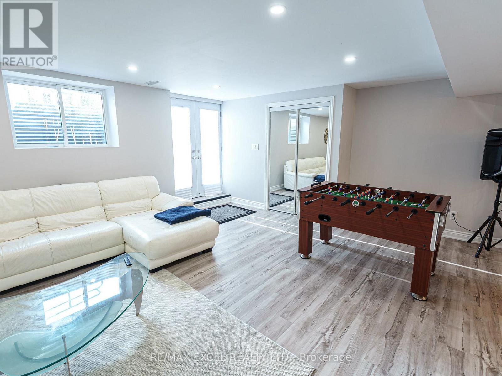 1 Tomwood Court, Whitchurch-Stouffville, Ontario  L4A 1V6 - Photo 11 - N12556794