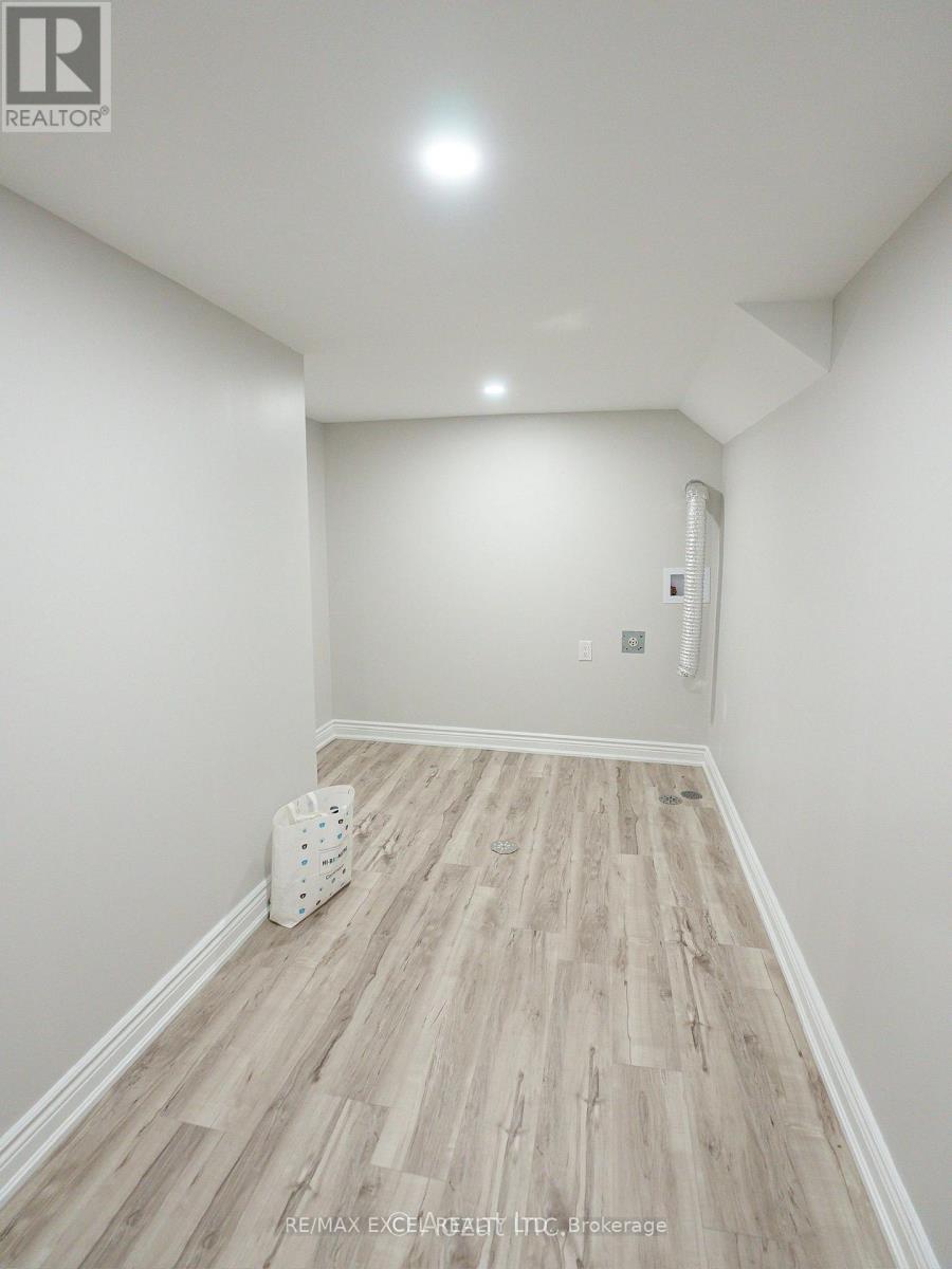 1 Tomwood Court, Whitchurch-Stouffville, Ontario  L4A 1V6 - Photo 14 - N12556794