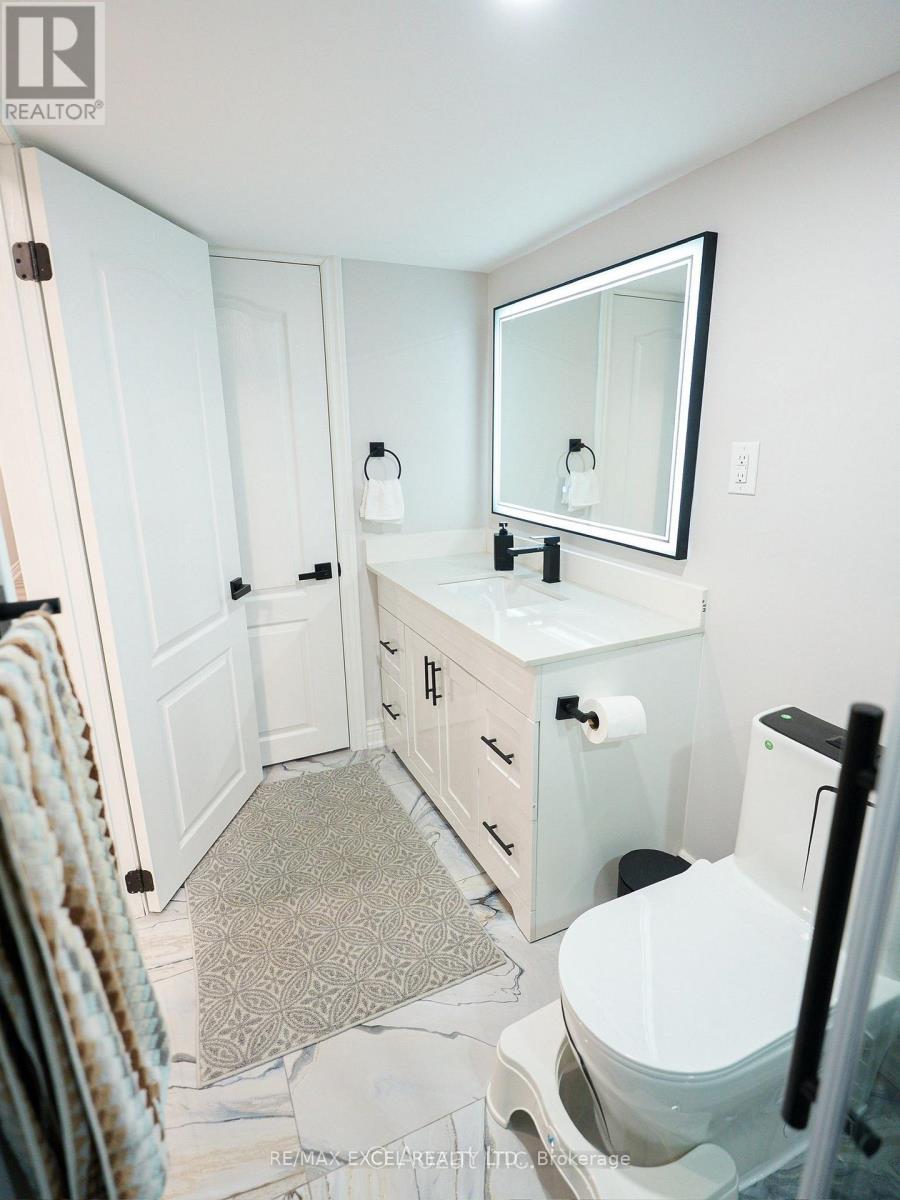 1 Tomwood Court, Whitchurch-Stouffville, Ontario  L4A 1V6 - Photo 18 - N12556794