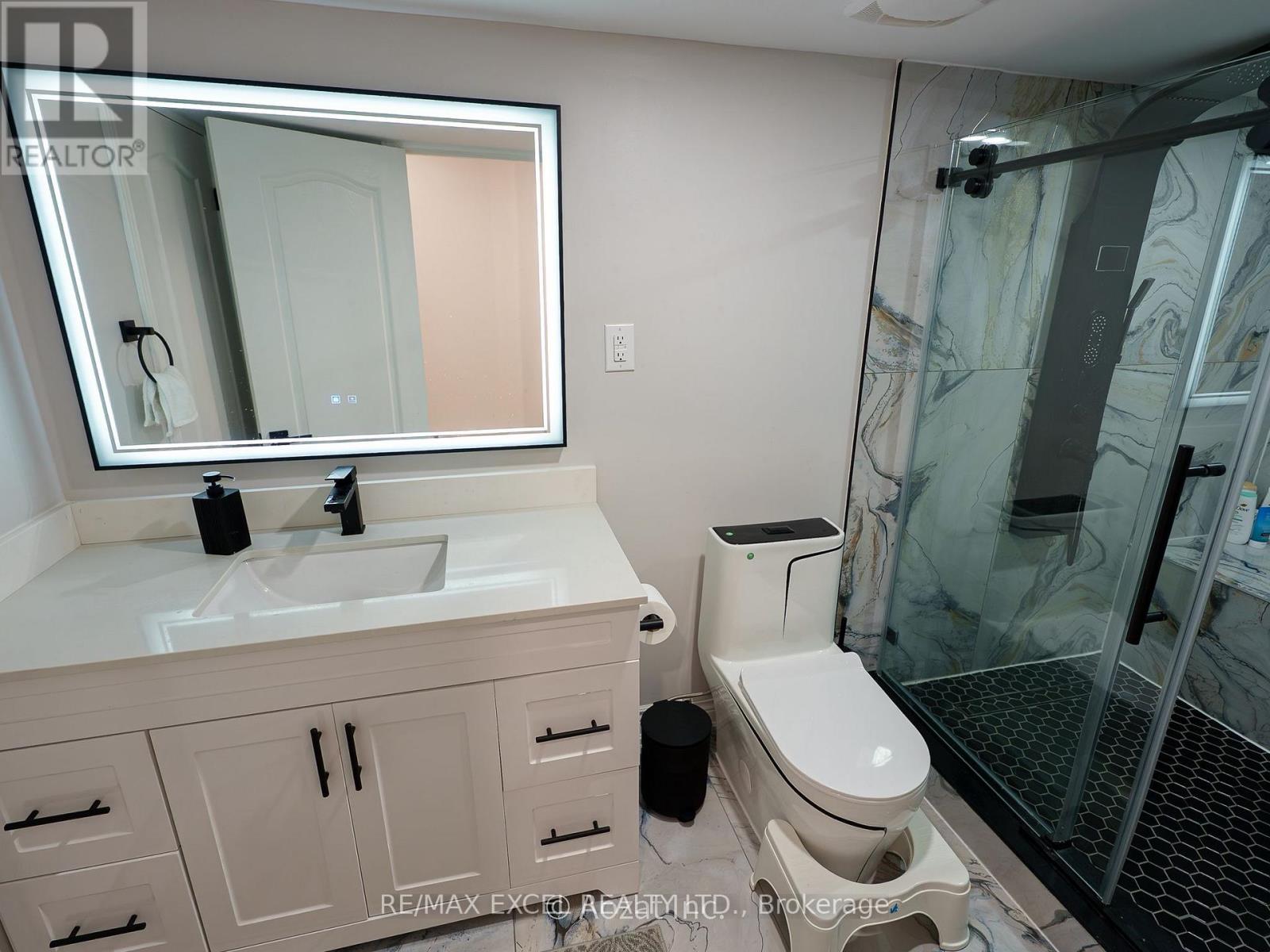 1 Tomwood Court, Whitchurch-Stouffville, Ontario  L4A 1V6 - Photo 19 - N12556794