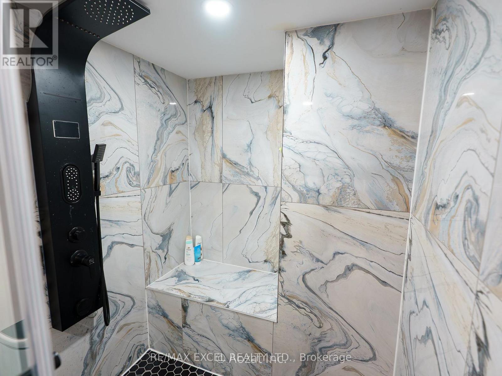 1 Tomwood Court, Whitchurch-Stouffville, Ontario  L4A 1V6 - Photo 21 - N12556794