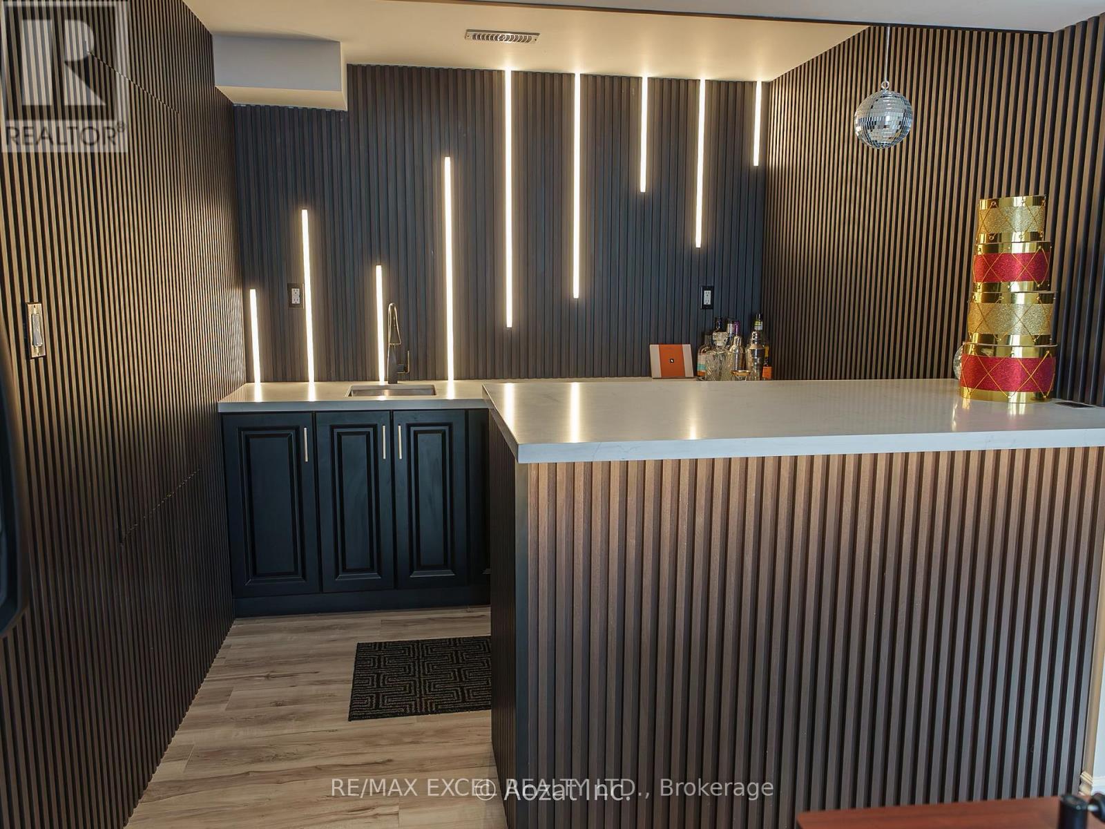 1 Tomwood Court, Whitchurch-Stouffville, Ontario  L4A 1V6 - Photo 7 - N12556794