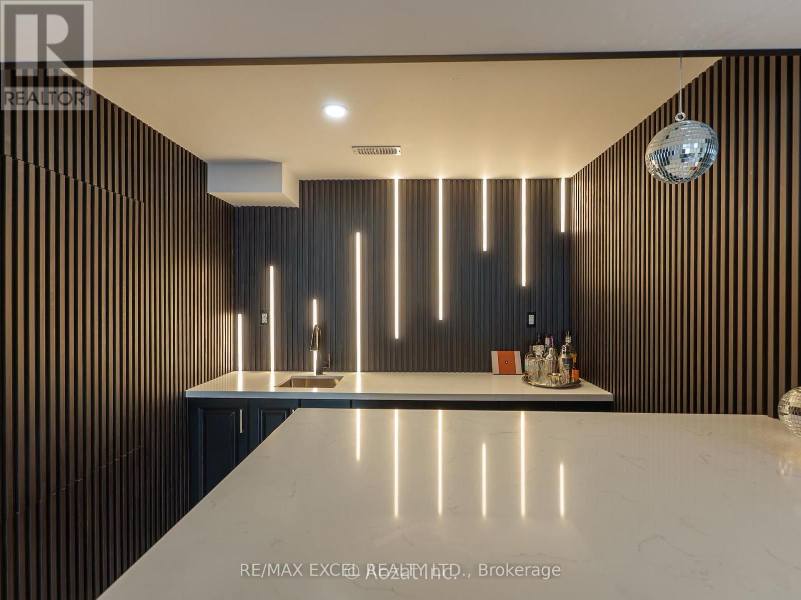 1 Tomwood Court, Whitchurch-Stouffville, Ontario  L4A 1V6 - Photo 9 - N12556794