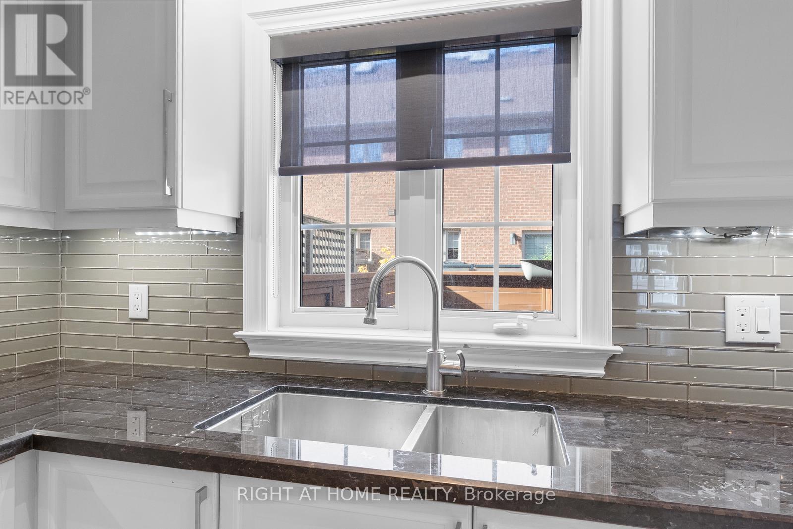 18 Isaac Devins Avenue, Vaughan, Ontario  L4L 0A4 - Photo 15 - N12556820