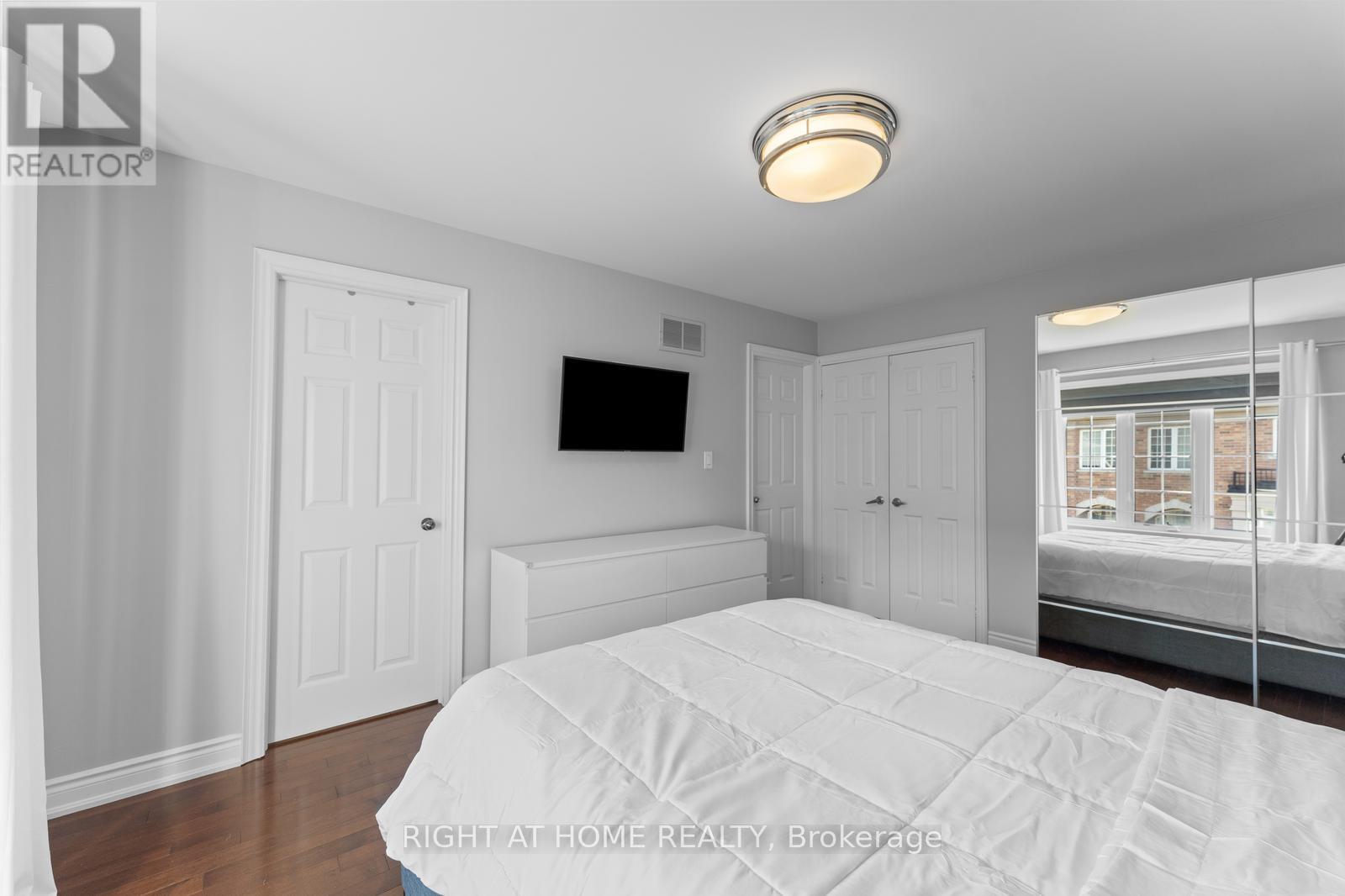 18 Isaac Devins Avenue, Vaughan, Ontario  L4L 0A4 - Photo 24 - N12556820