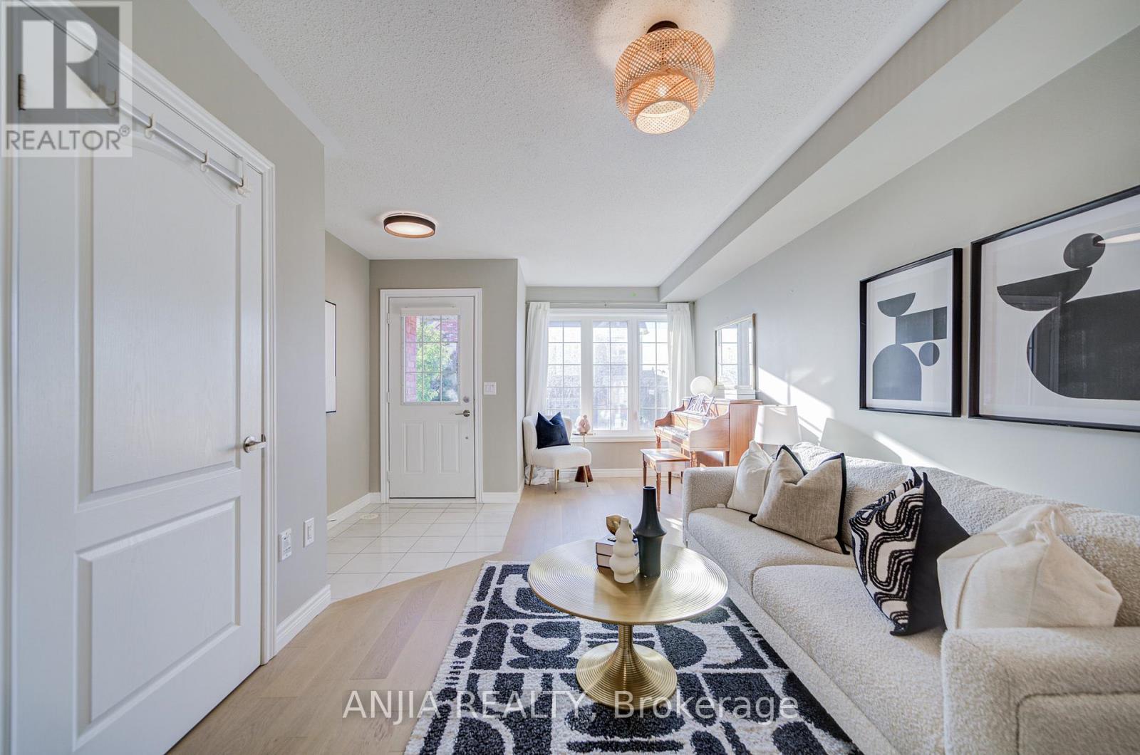 5 Valliere Drive, Markham, Ontario  L6C 0M7 - Photo 12 - N12556844