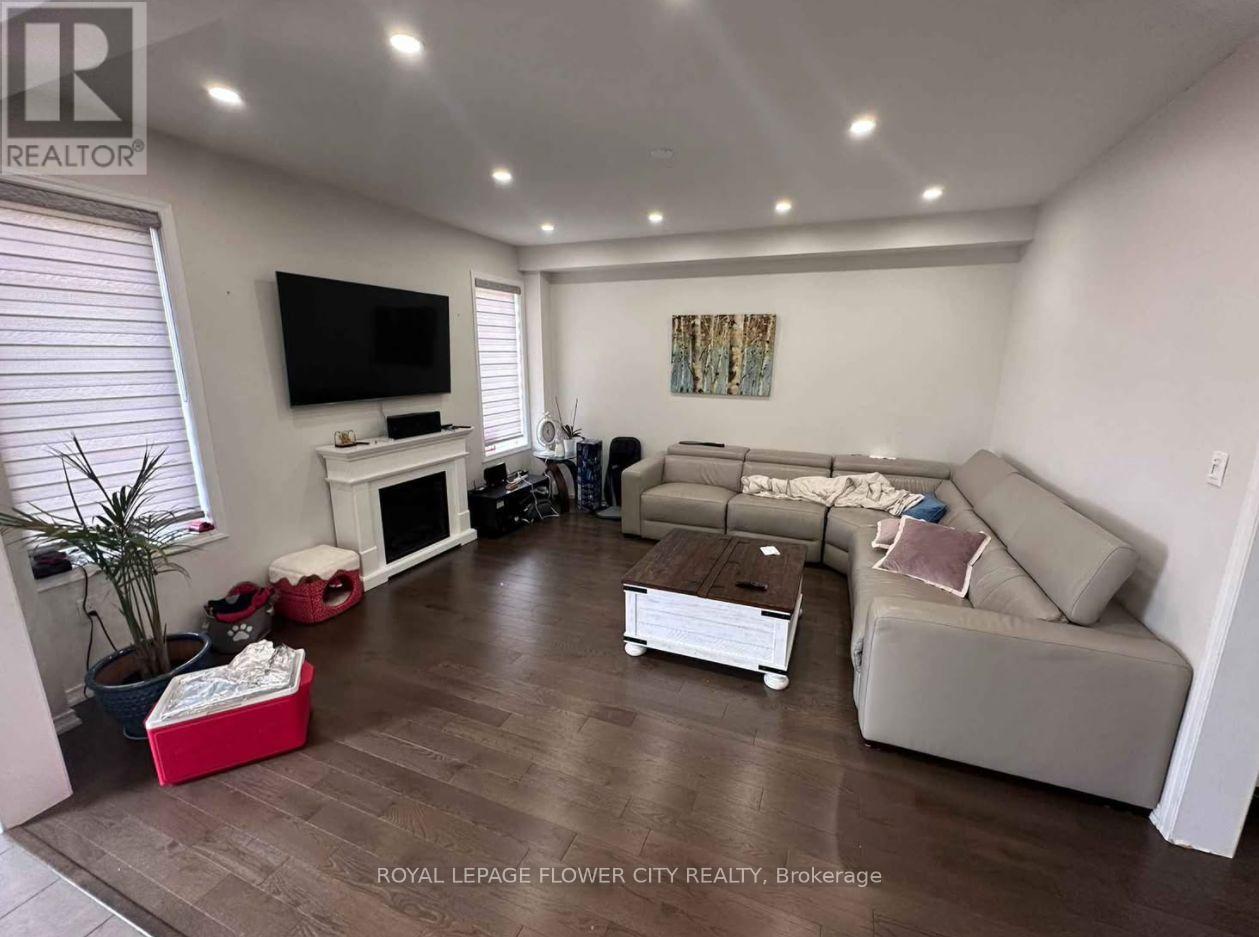 14 Iguana Trail, Brampton, Ontario  L7A 4N2 - Photo 6 - W12556292