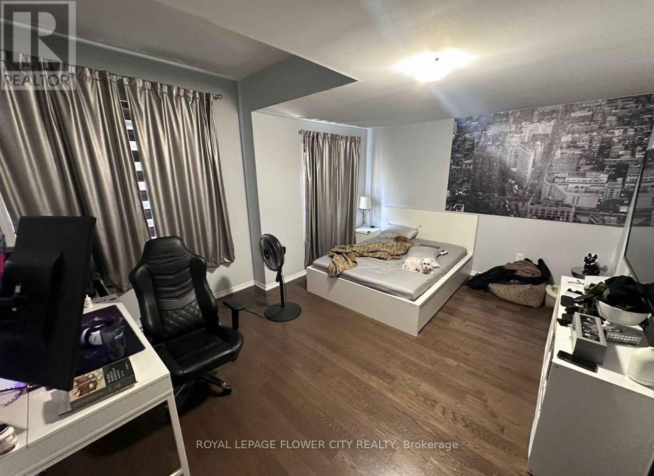 14 Iguana Trail, Brampton, Ontario  L7A 4N2 - Photo 10 - W12556292