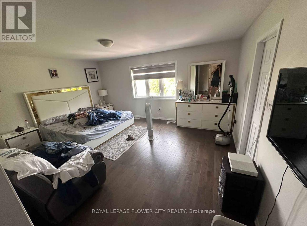 14 Iguana Trail, Brampton, Ontario  L7A 4N2 - Photo 7 - W12556292