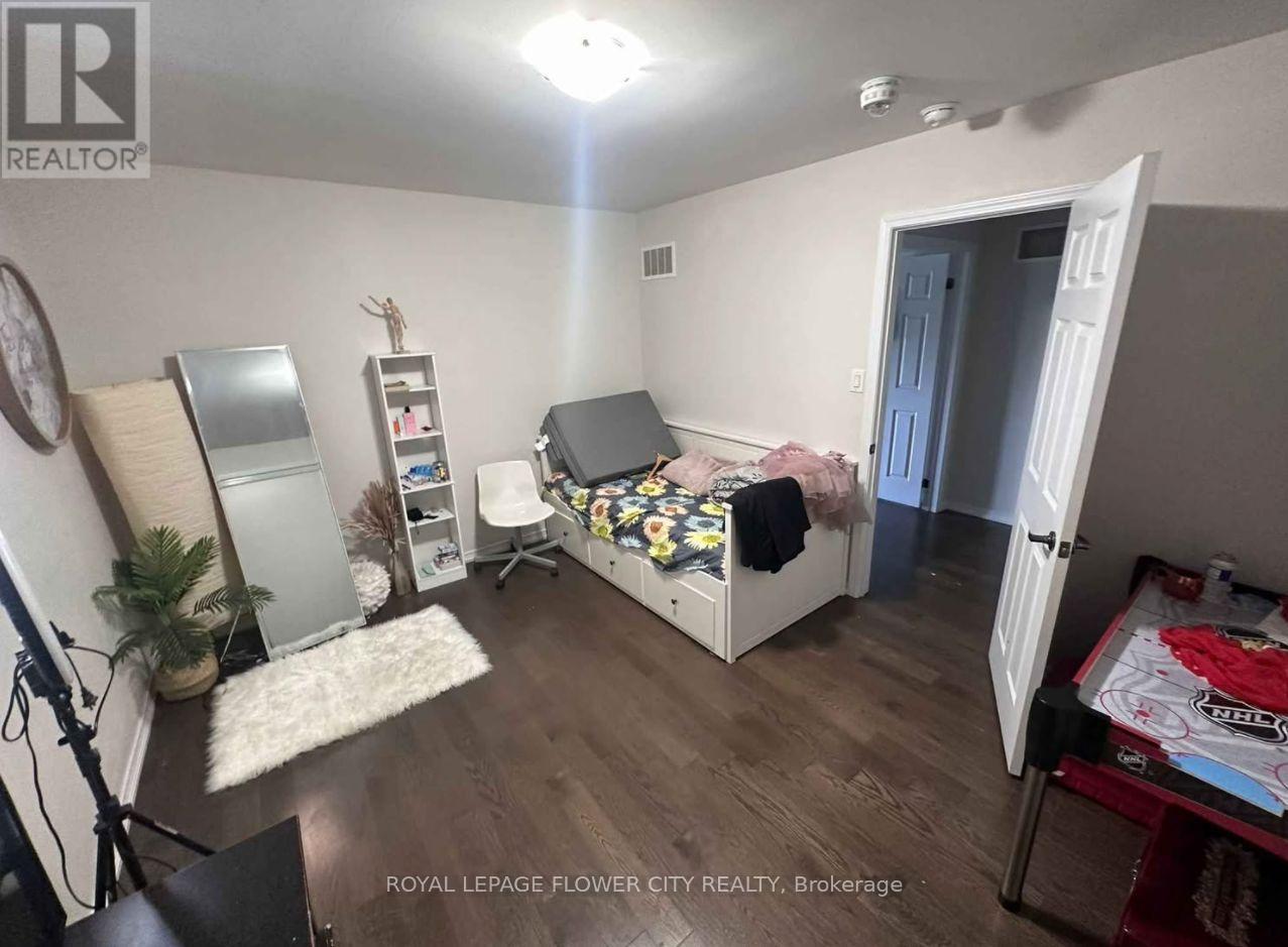 14 Iguana Trail, Brampton, Ontario  L7A 4N2 - Photo 9 - W12556292