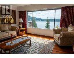 <div class="price">$1,699,999</div> 3772 Dollarton Highway, North Vancouver<br><div style="margin-bottom:8px;"><small>Century 21 Creekside Realty (Luckakuck)</small></div><div class='bed_bath'>4 Bed | 3 Bath</div>