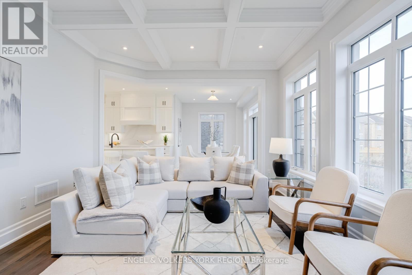 10 Keyworth Crescent, Brampton, Ontario  L6R 4G3 - Photo 15 - W12556800