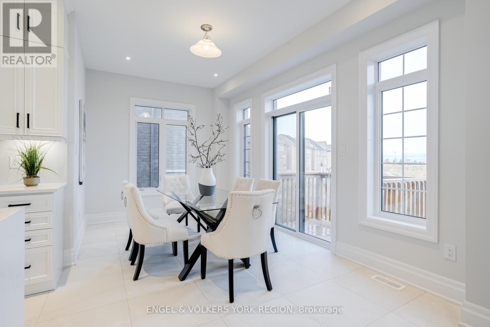 10 Keyworth Crescent, Brampton, Ontario  L6R 4G3 - Photo 17 - W12556800